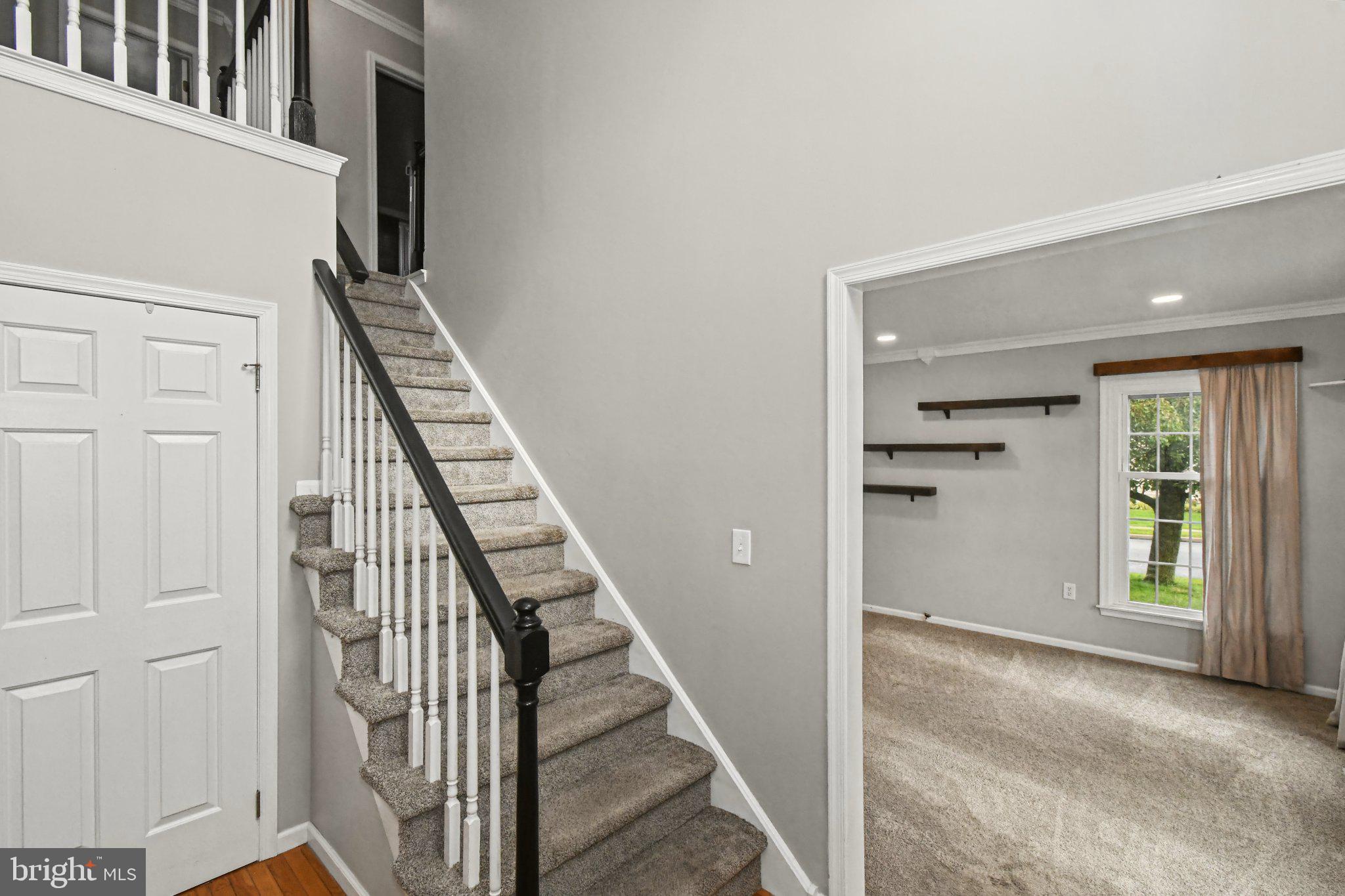 1019 Mayflower Dr, Quakertown, PA 18951 photo