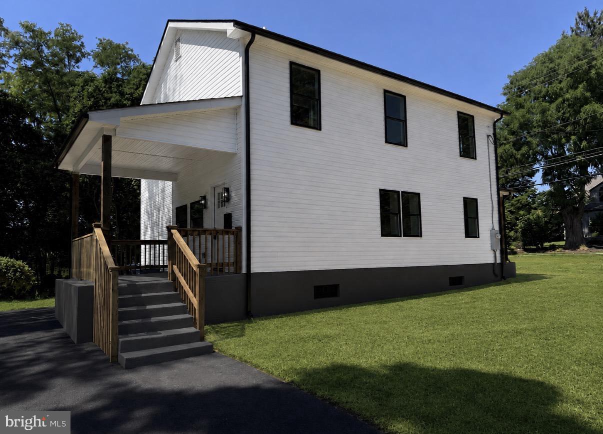 2620 New Falls Rd, Levittown, PA 19056 photo