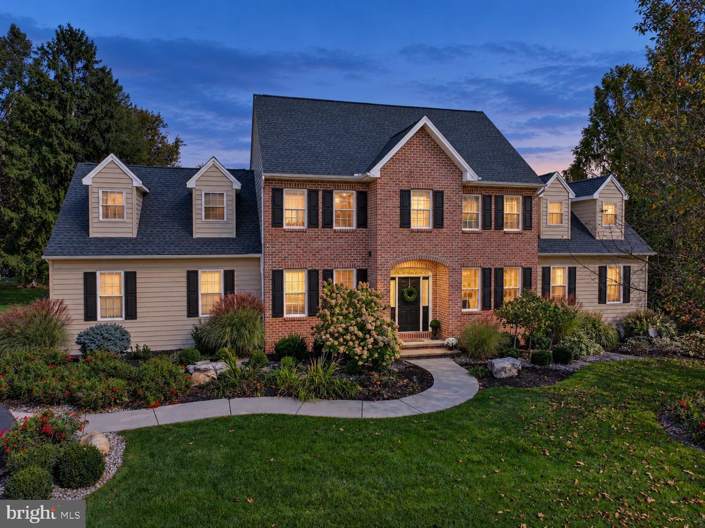 10 Burning Tree Ct, York, PA 17404
