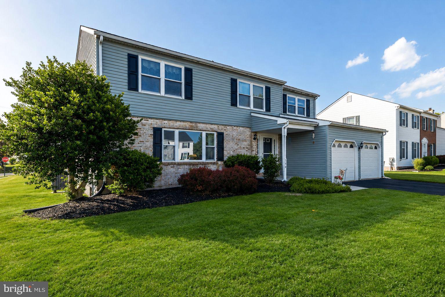 140 Elio Cir, Royersford, PA 19468 photo