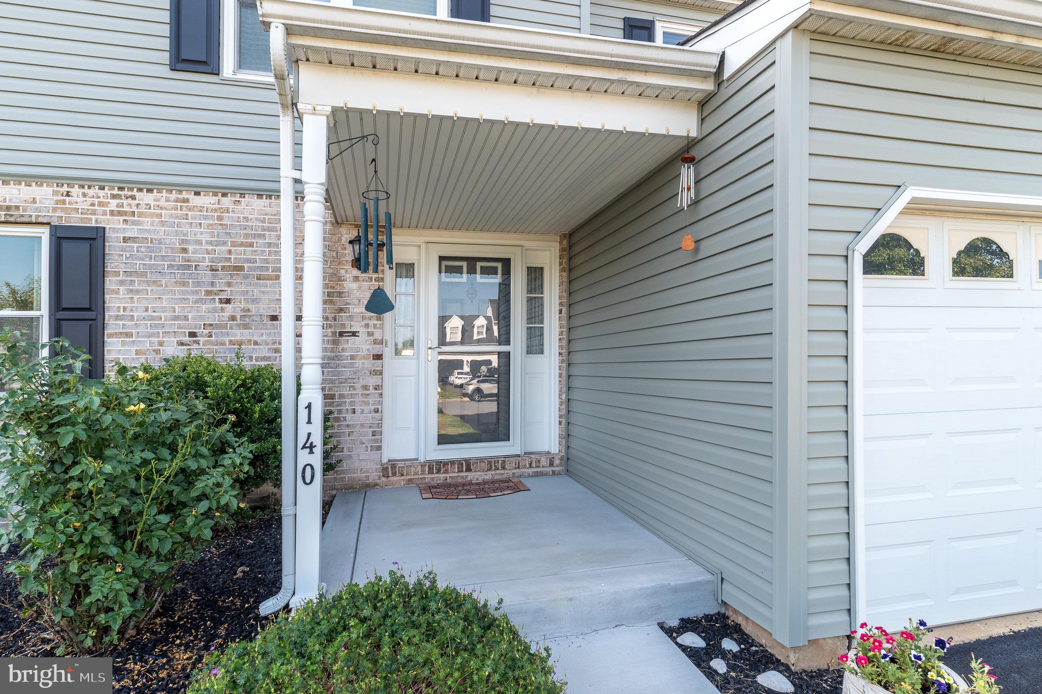 140 Elio Cir, Royersford, PA 19468 photo