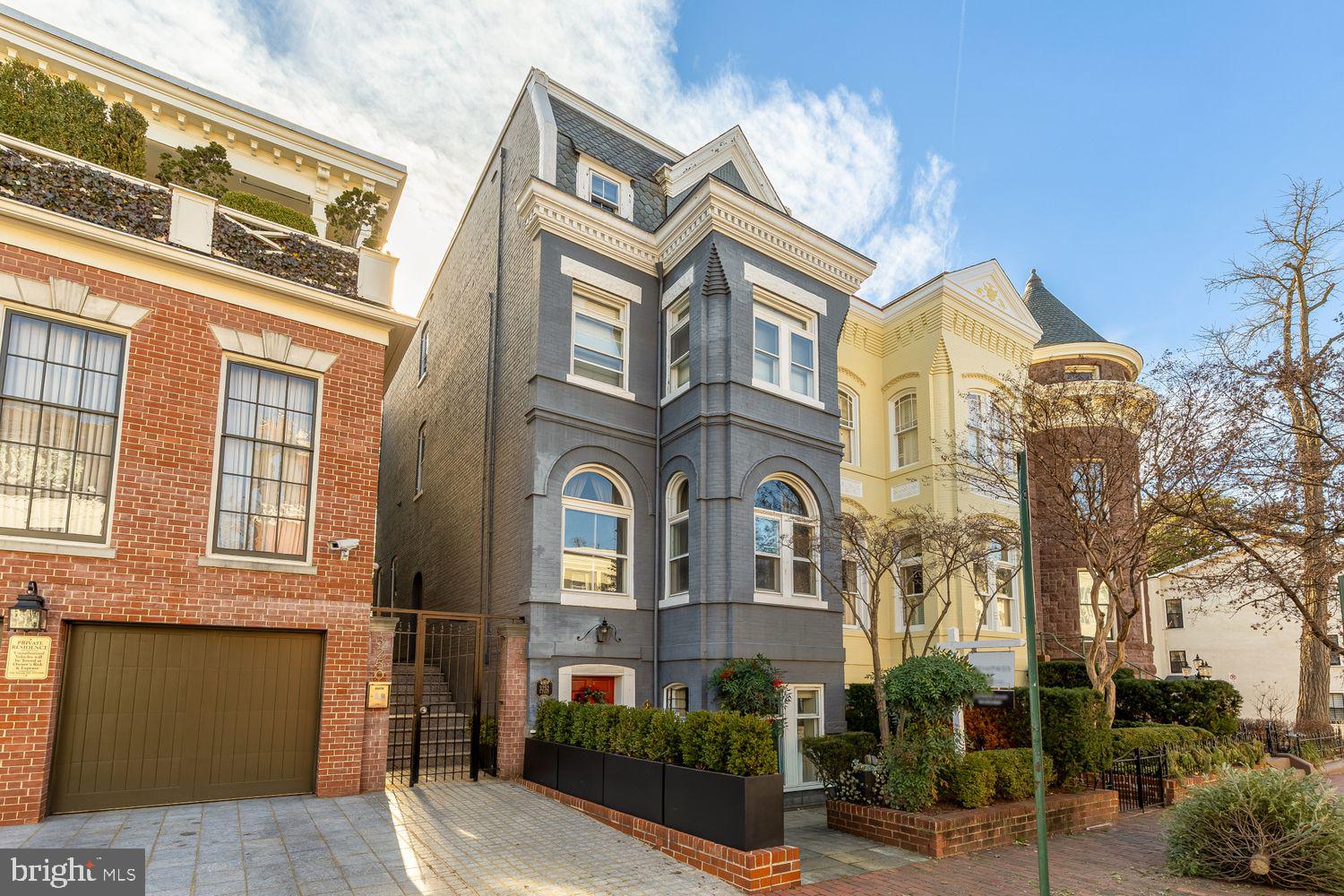 3252 North St, Washington, DC 20007
