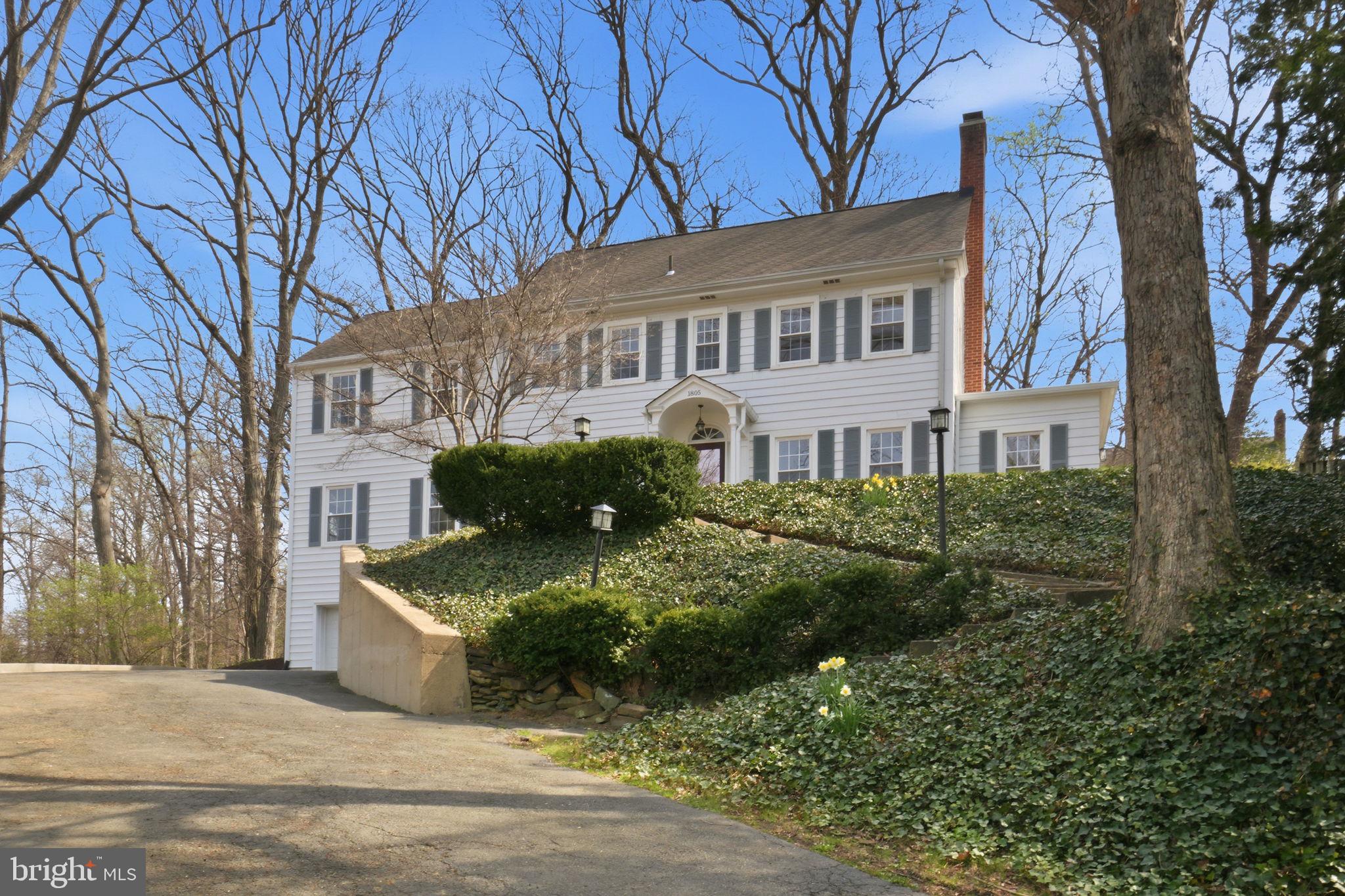 1805 Army Navy Dr, Arlington, VA 22202 photo