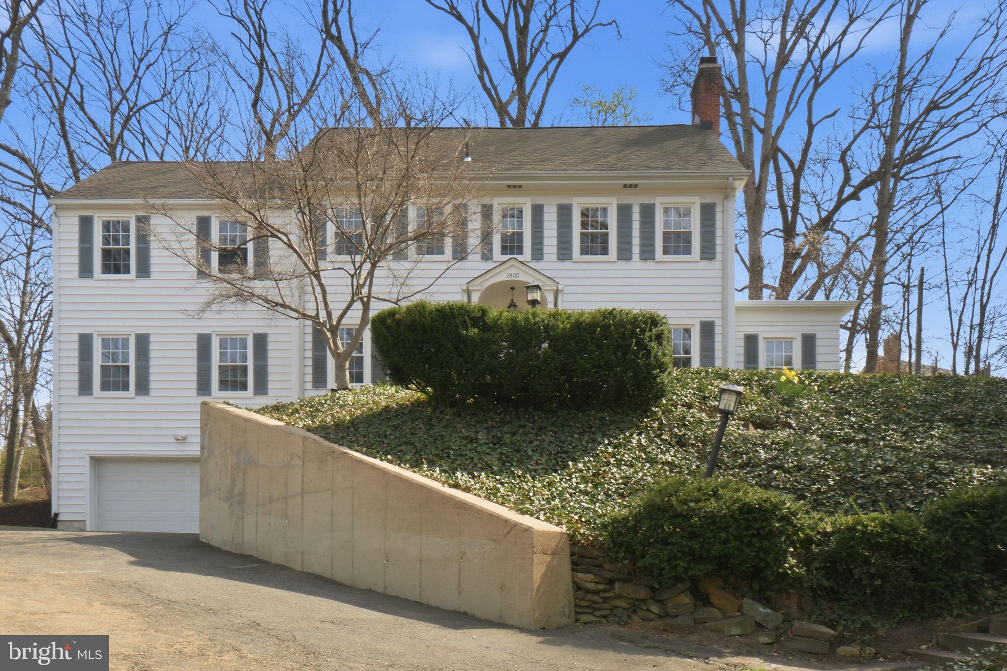 1805 Army Navy Dr, Arlington, VA 22202 photo