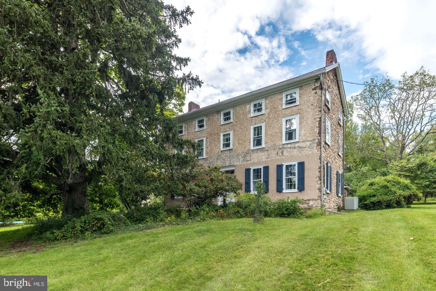 345 Park Ave, Chalfont, PA 18914 photo
