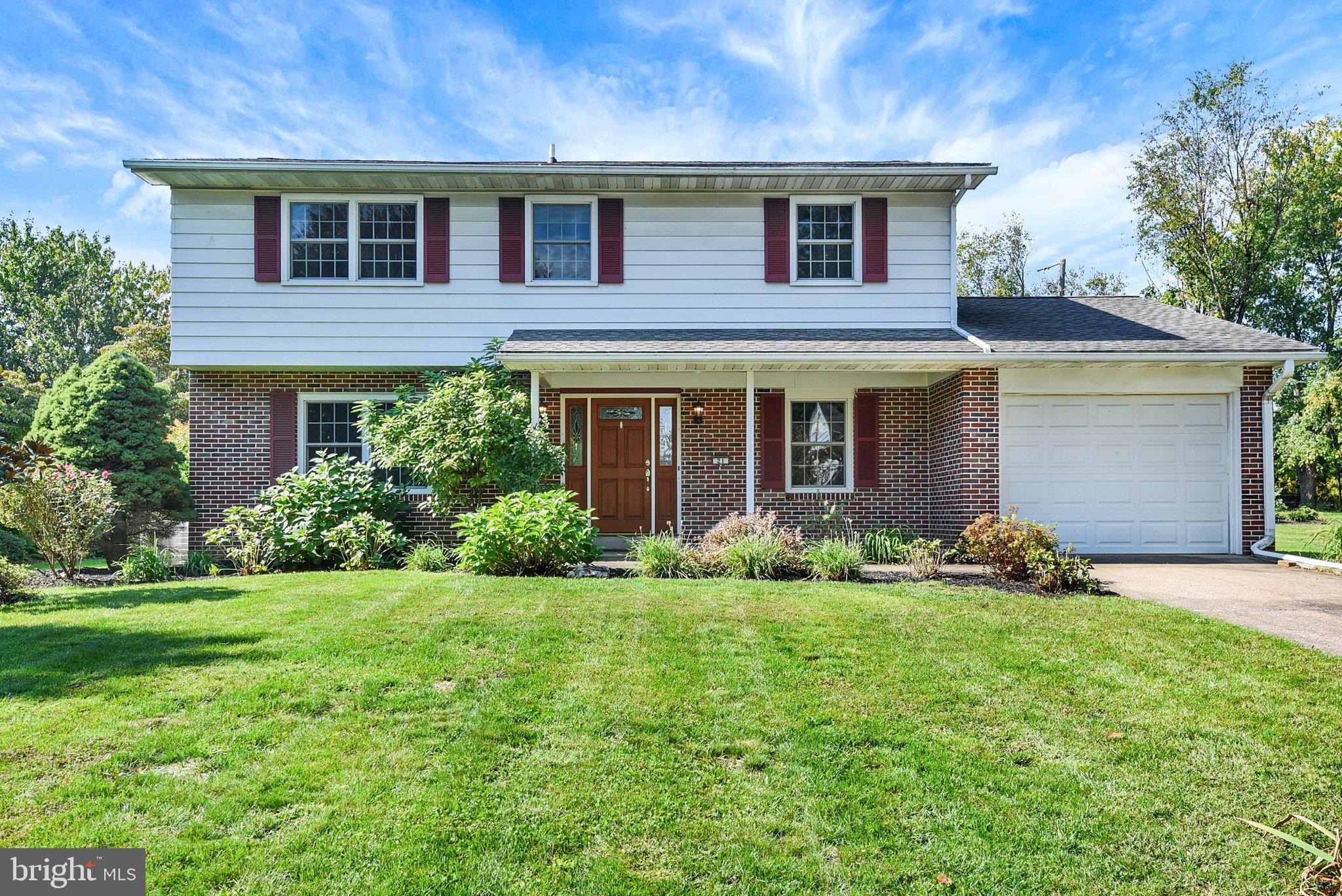 21 Oakwood Ave, Mechanicsburg, PA 17055