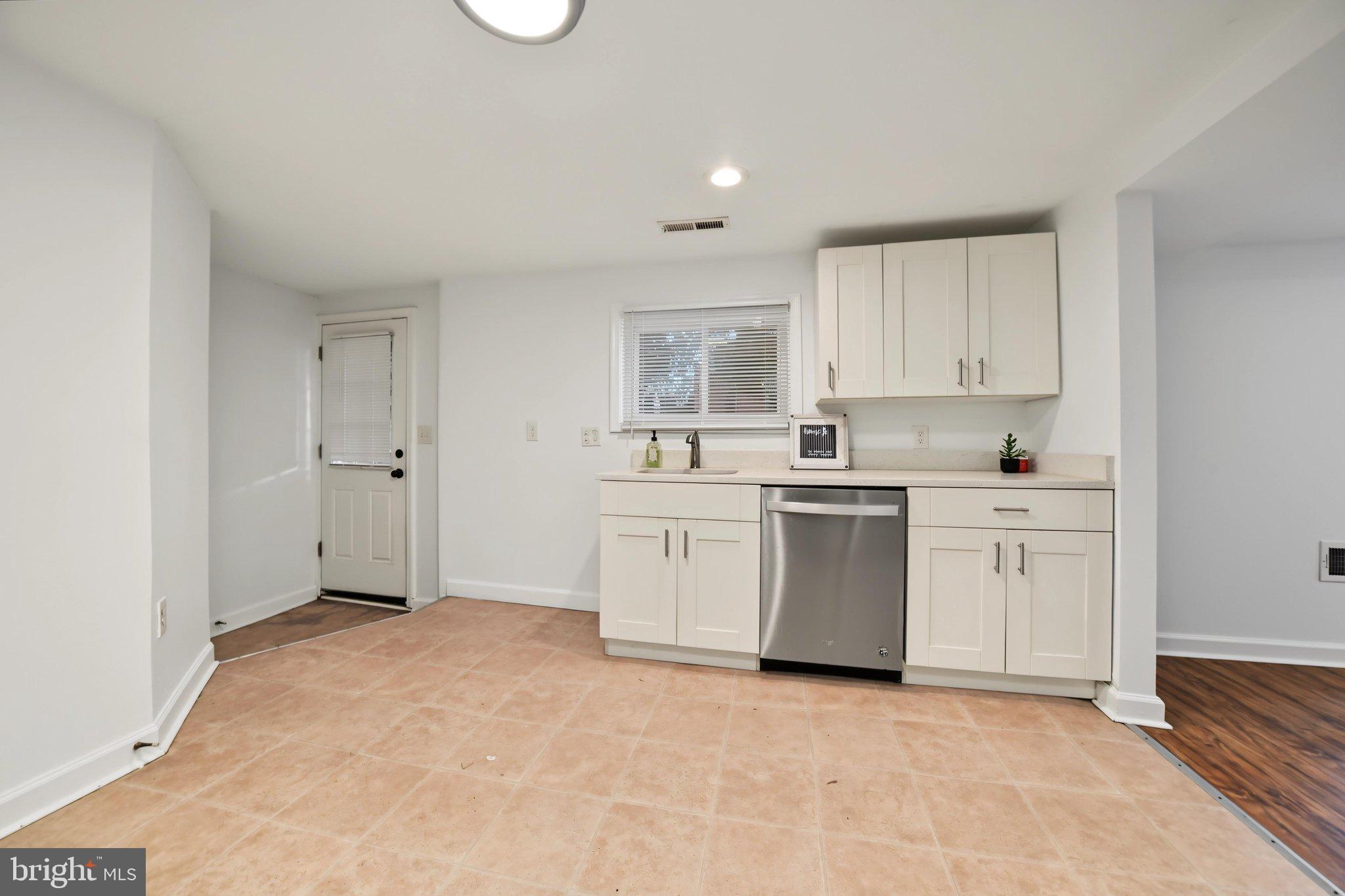 406 Venable Ave, Baltimore, MD 21218 photo