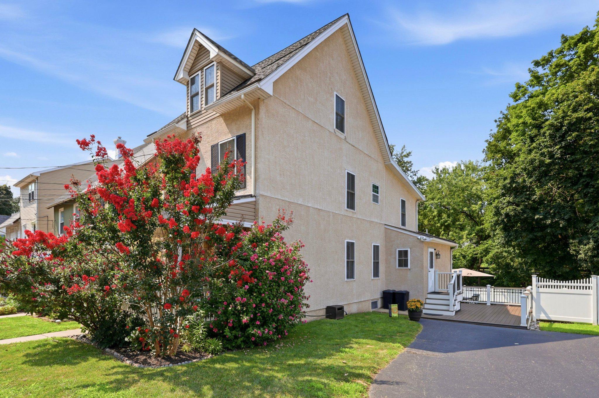 238 Moorehead Ave, West Conshohocken, PA 19428 photo