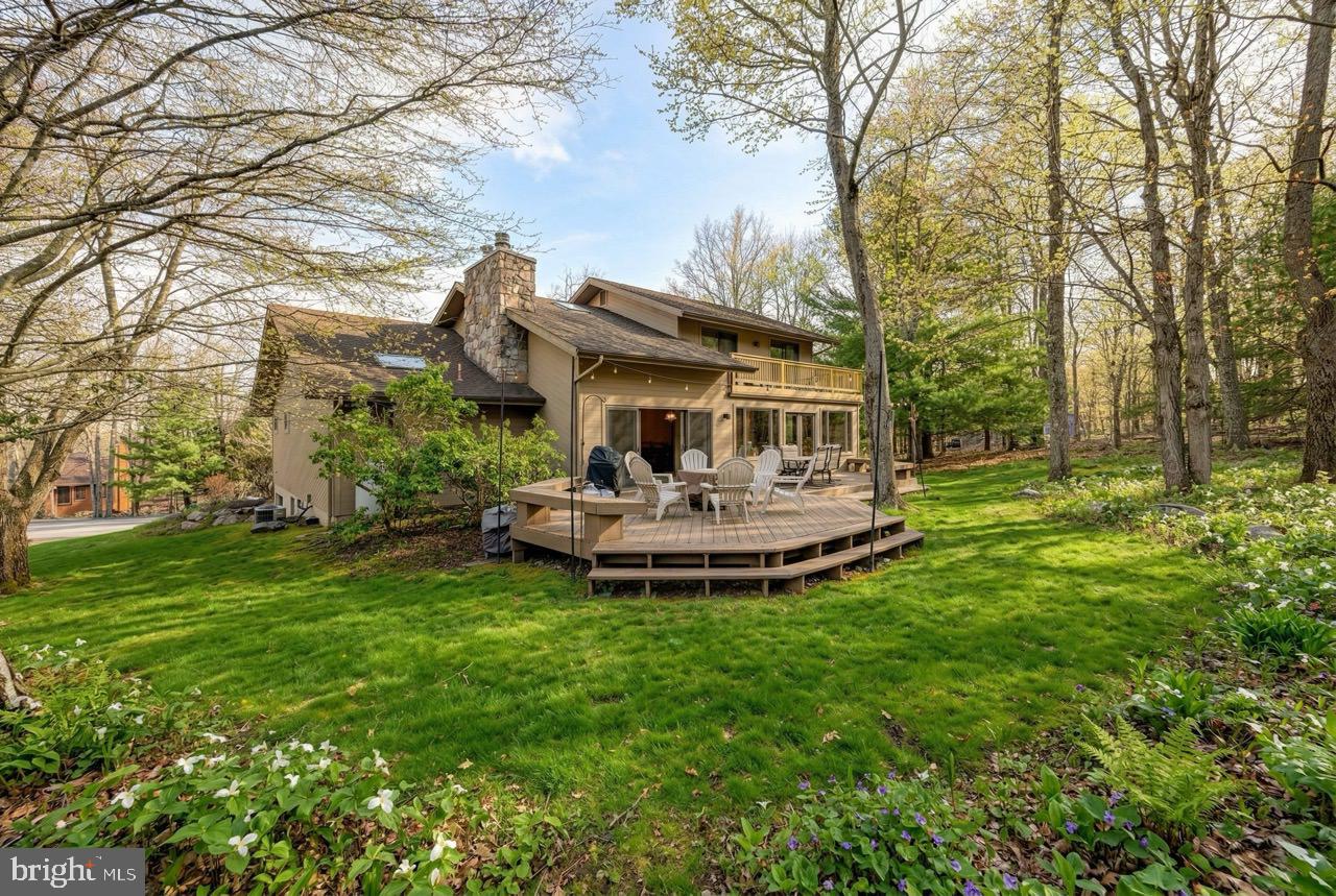 96 Wolf Hollow Rd, Lake Harmony, PA 18624 photo