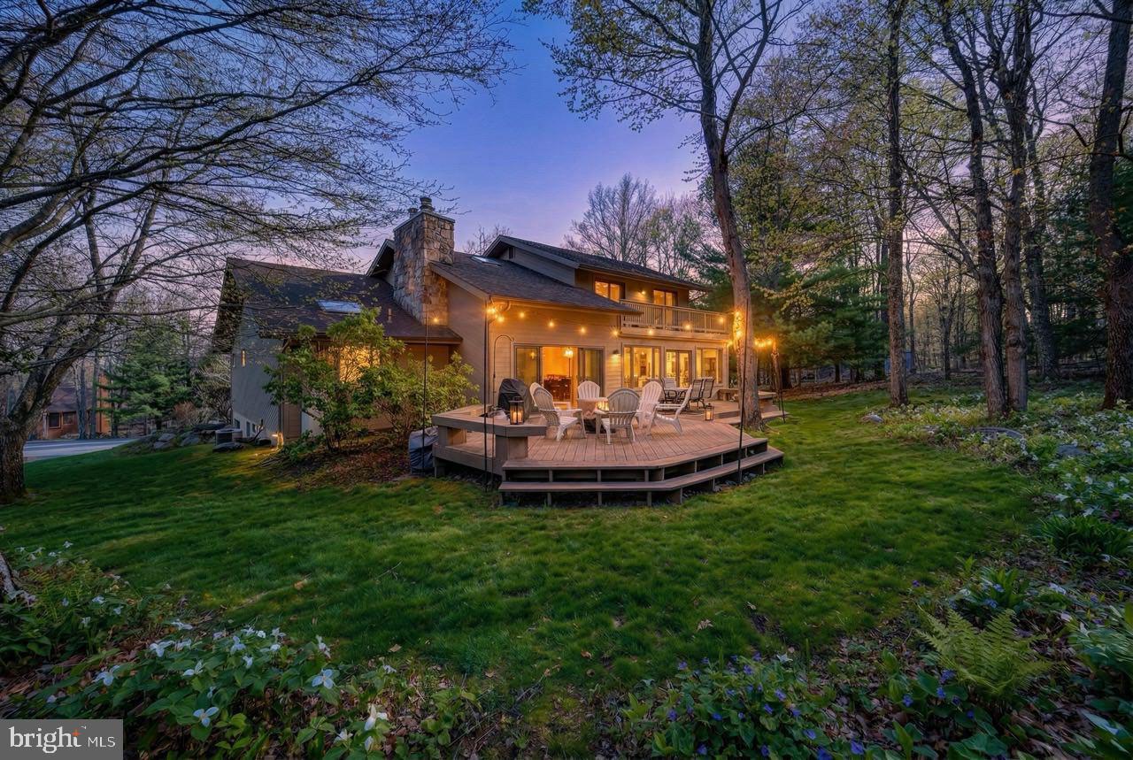 96 Wolf Hollow Rd, Lake Harmony, PA 18624 photo