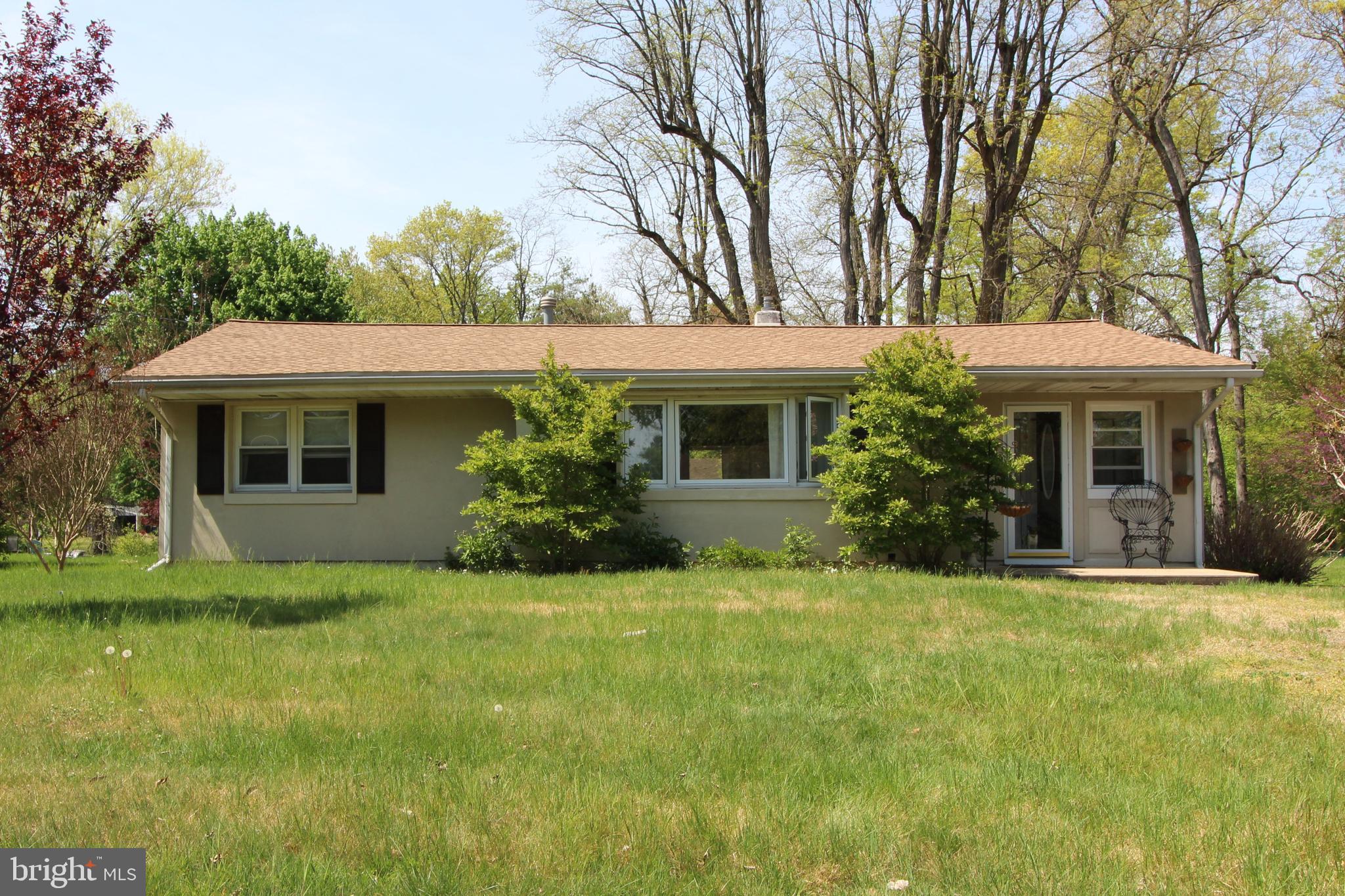 21 Vetterlein Ave, Hampton, NJ 08619