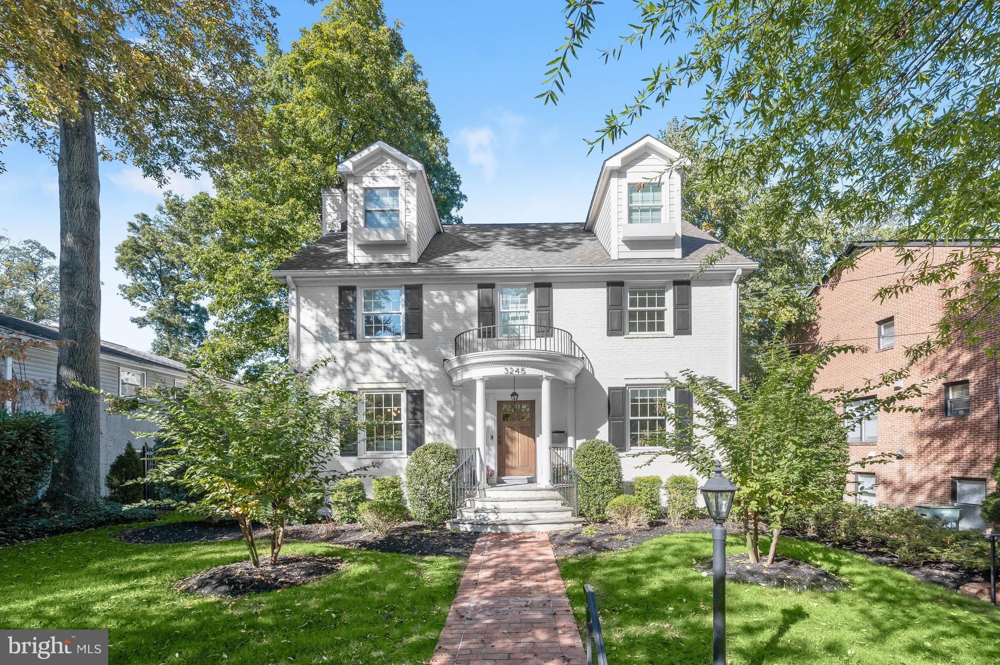 3245 Arcadia Pl, Washington, DC 20015