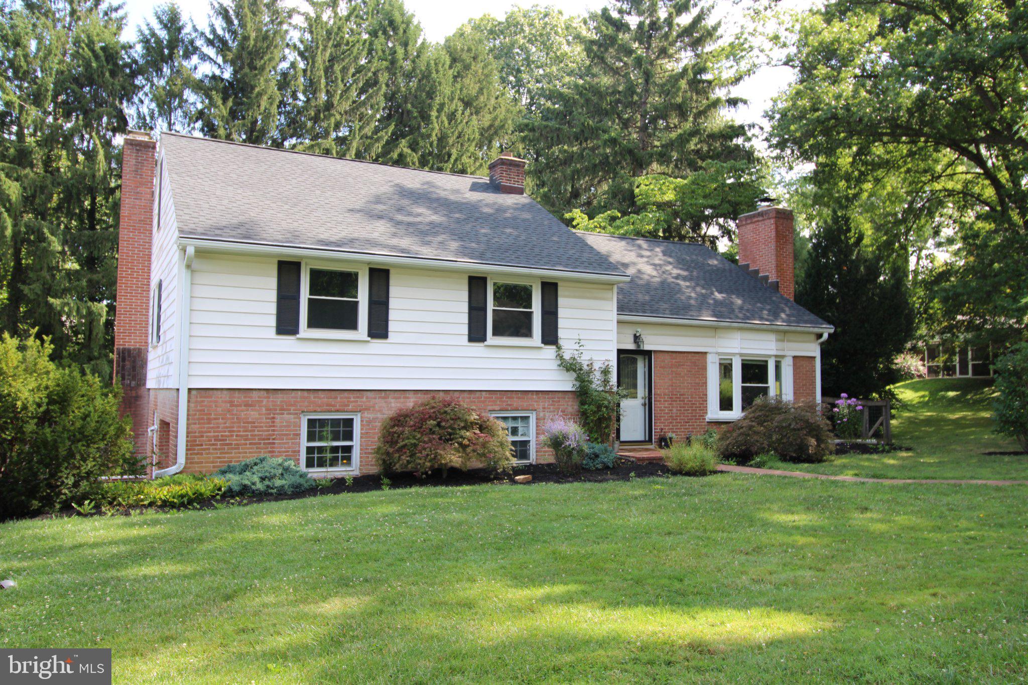 1133 Colonial Rd, Lancaster, PA 17603 photo