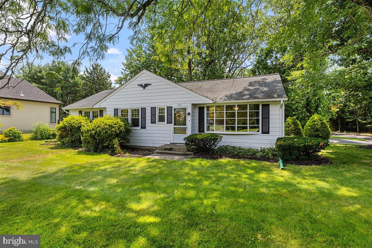 521 Village Rd, Princeton Junction, NJ 08550