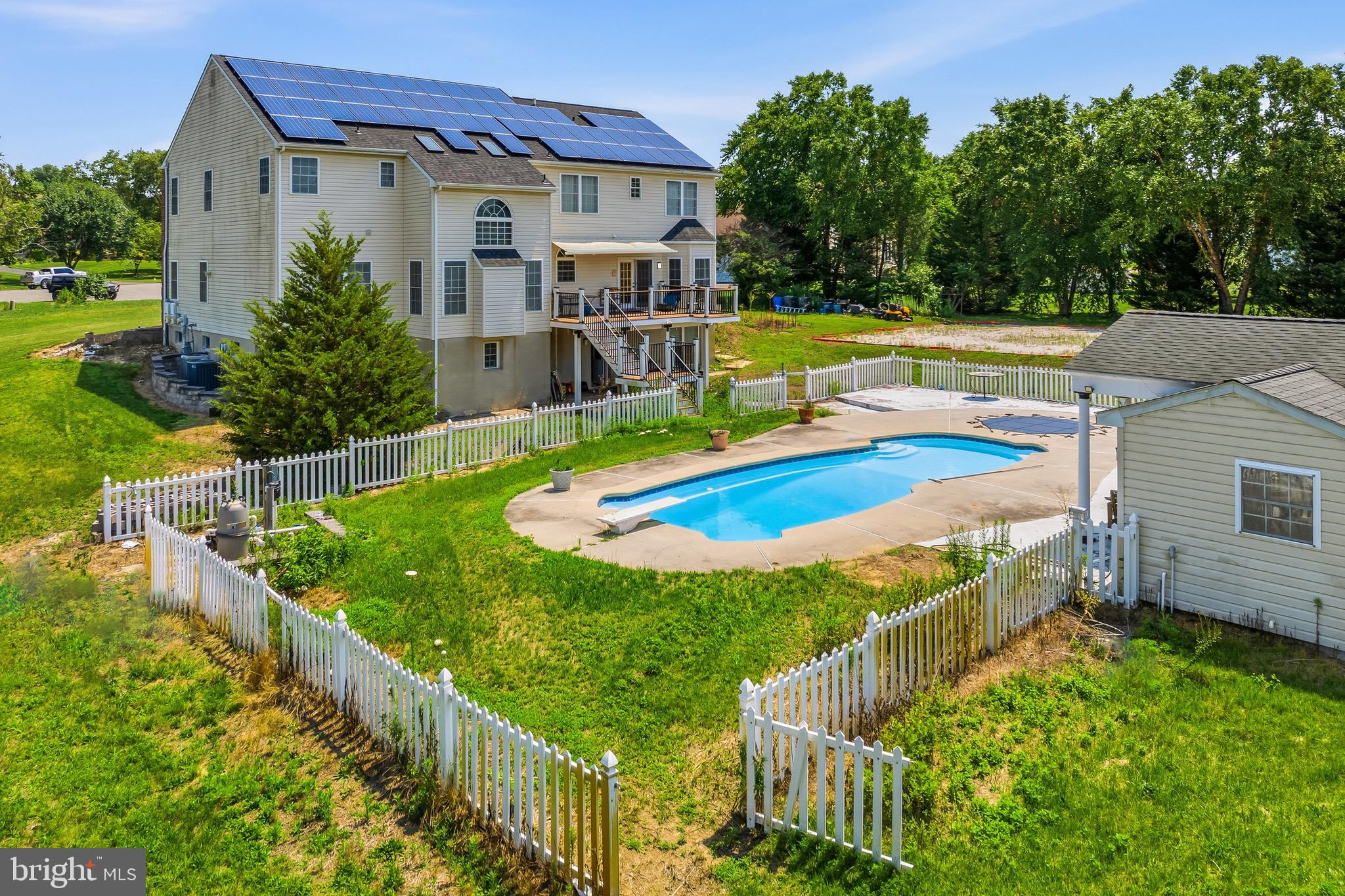 6 Sunset Ct, Swedesboro, NJ 08085 photo