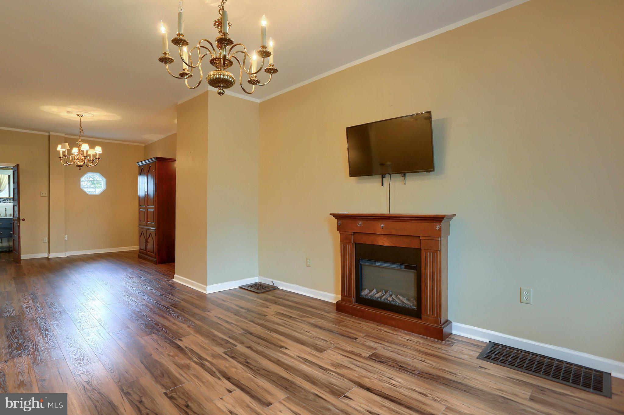 556 Race St, Harrisburg, PA 17104 photo