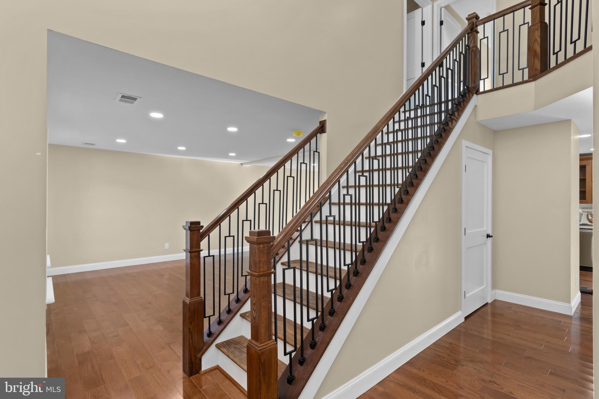 419 Ward Ave, Hampton, NJ 08619 photo