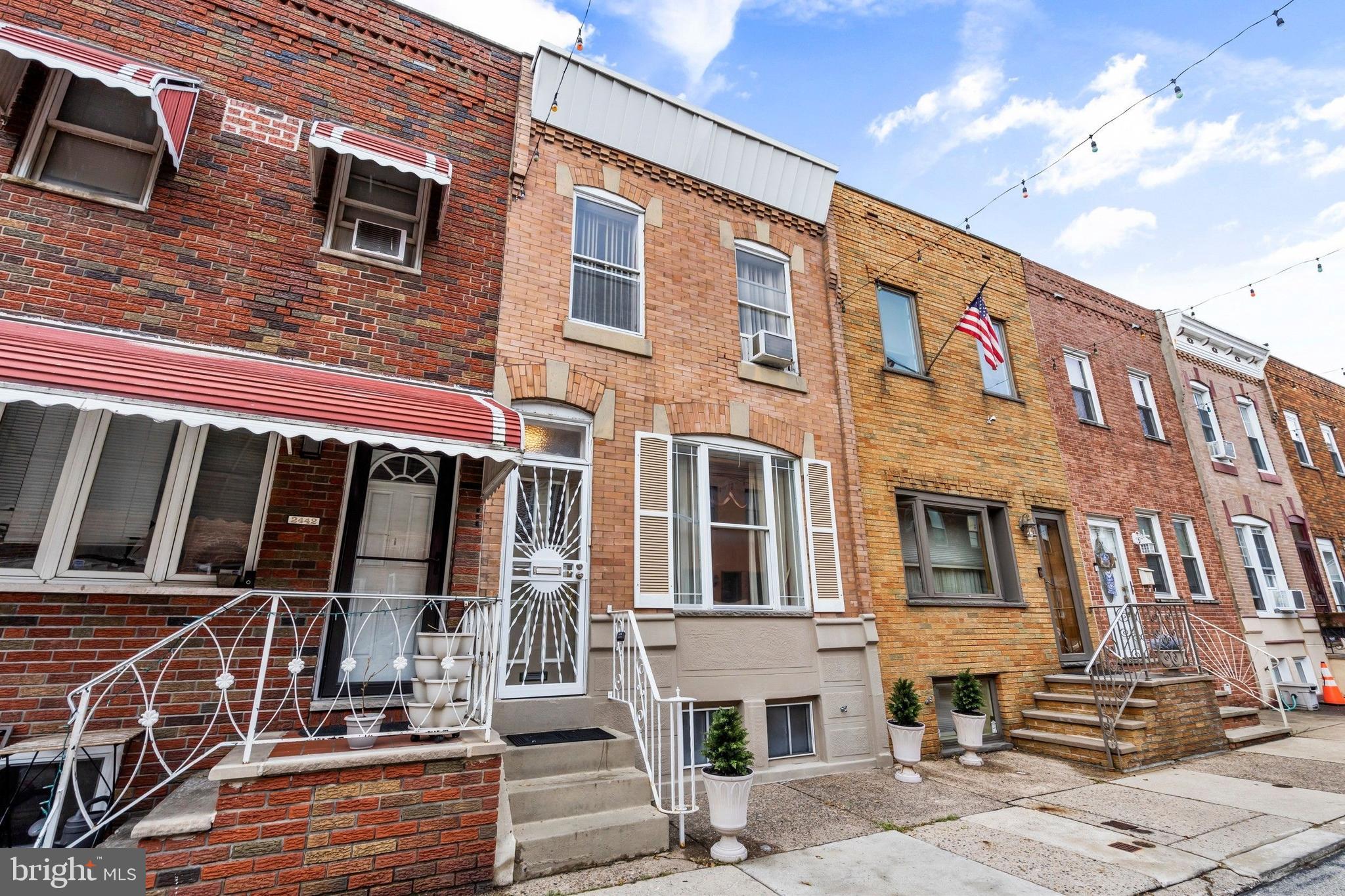 2440 S Hutchinson St, Philadelphia, PA 19148 photo