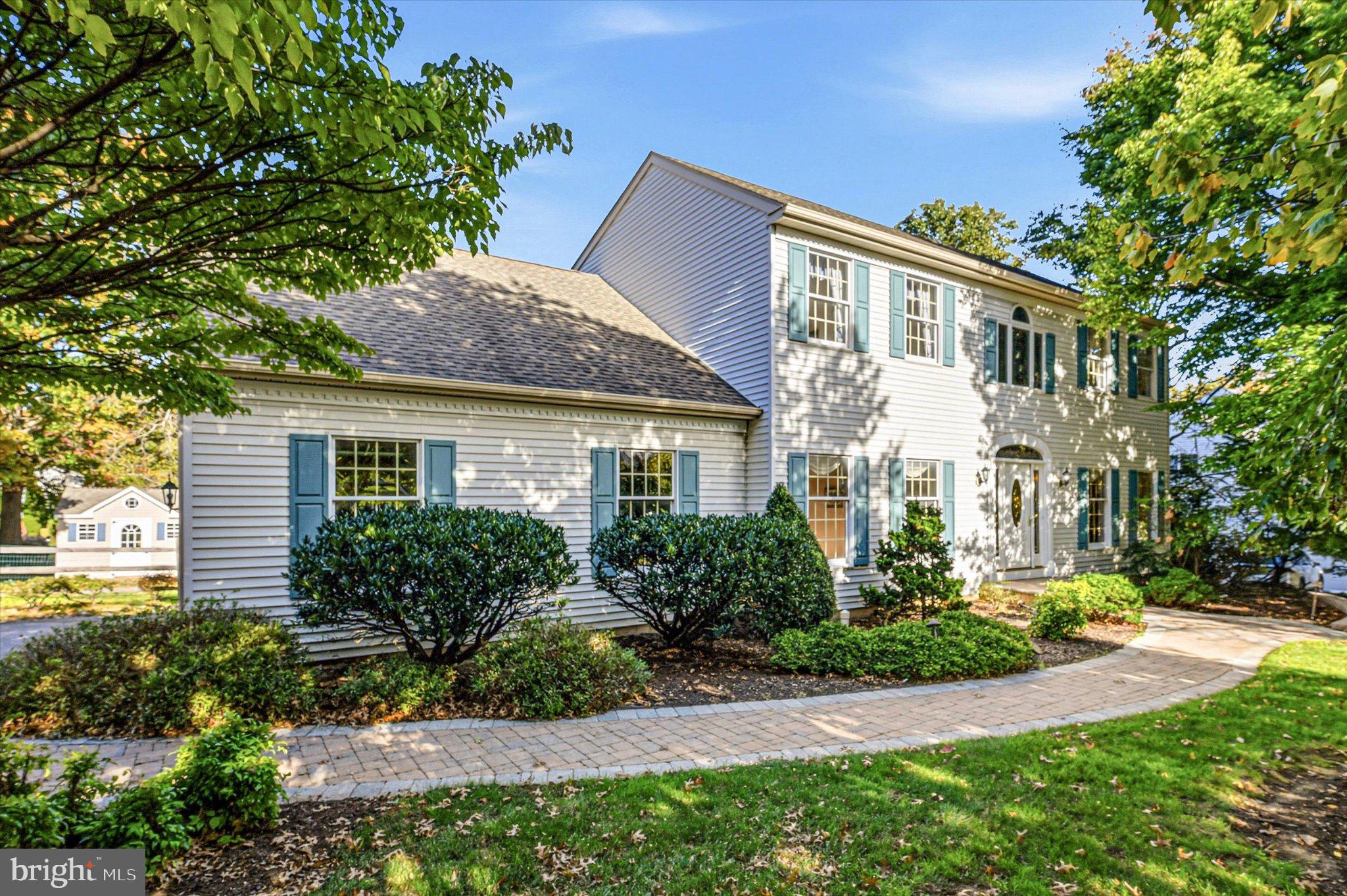 468 Creekside Dr, Downingtown, PA 19335