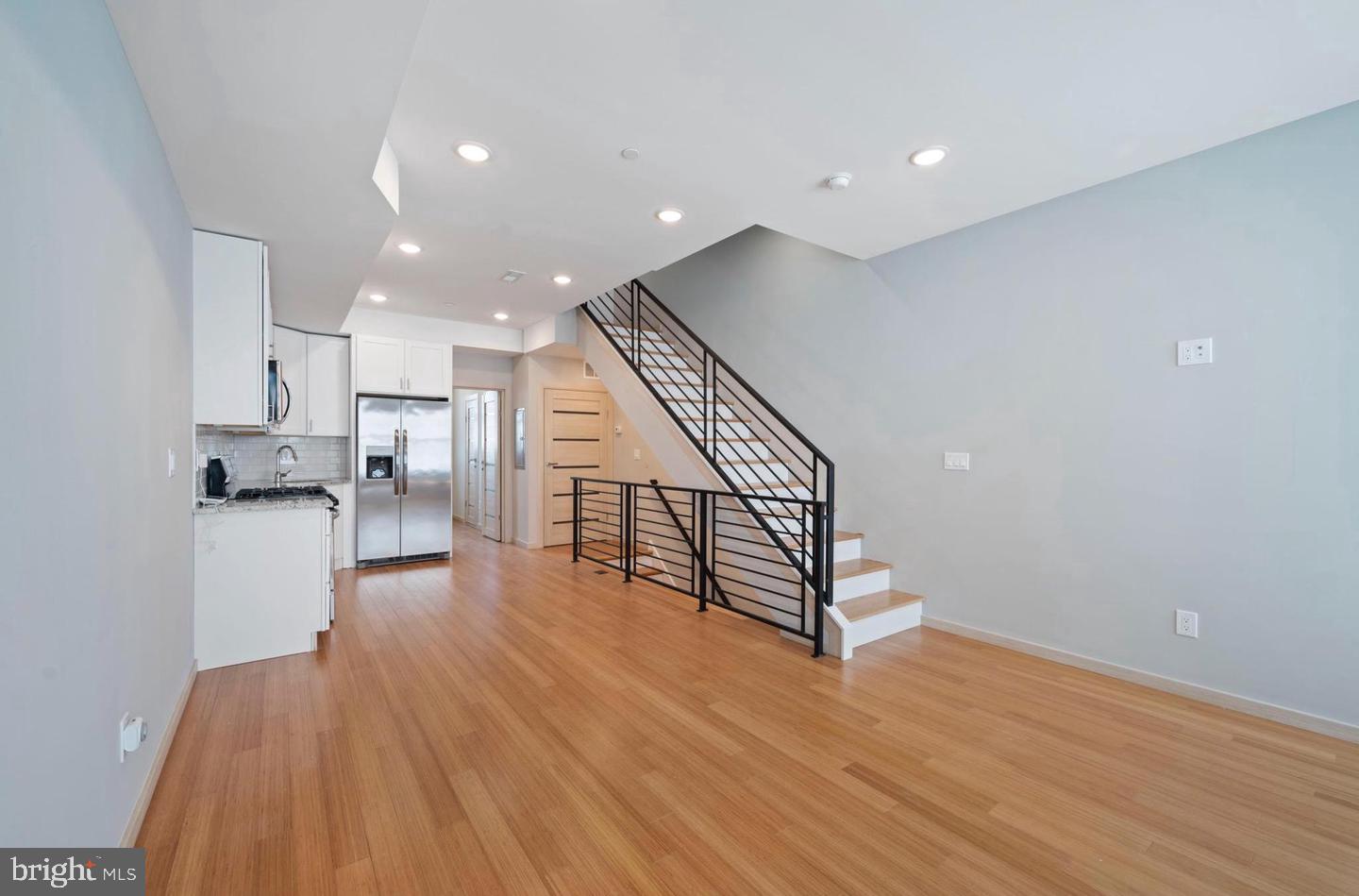 911 W Dauphin St, Philadelphia, PA 19133 photo