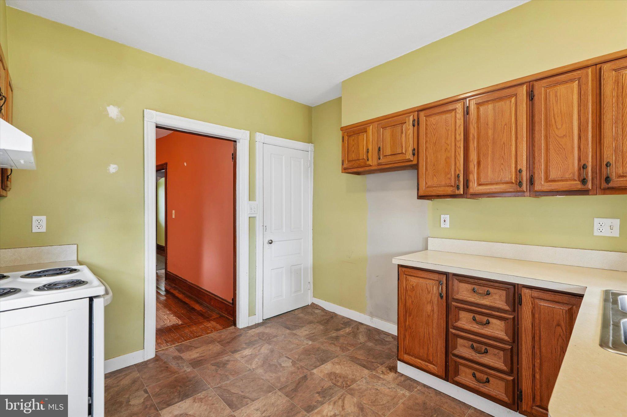 345 York Ave, Lansdale, PA 19446 photo