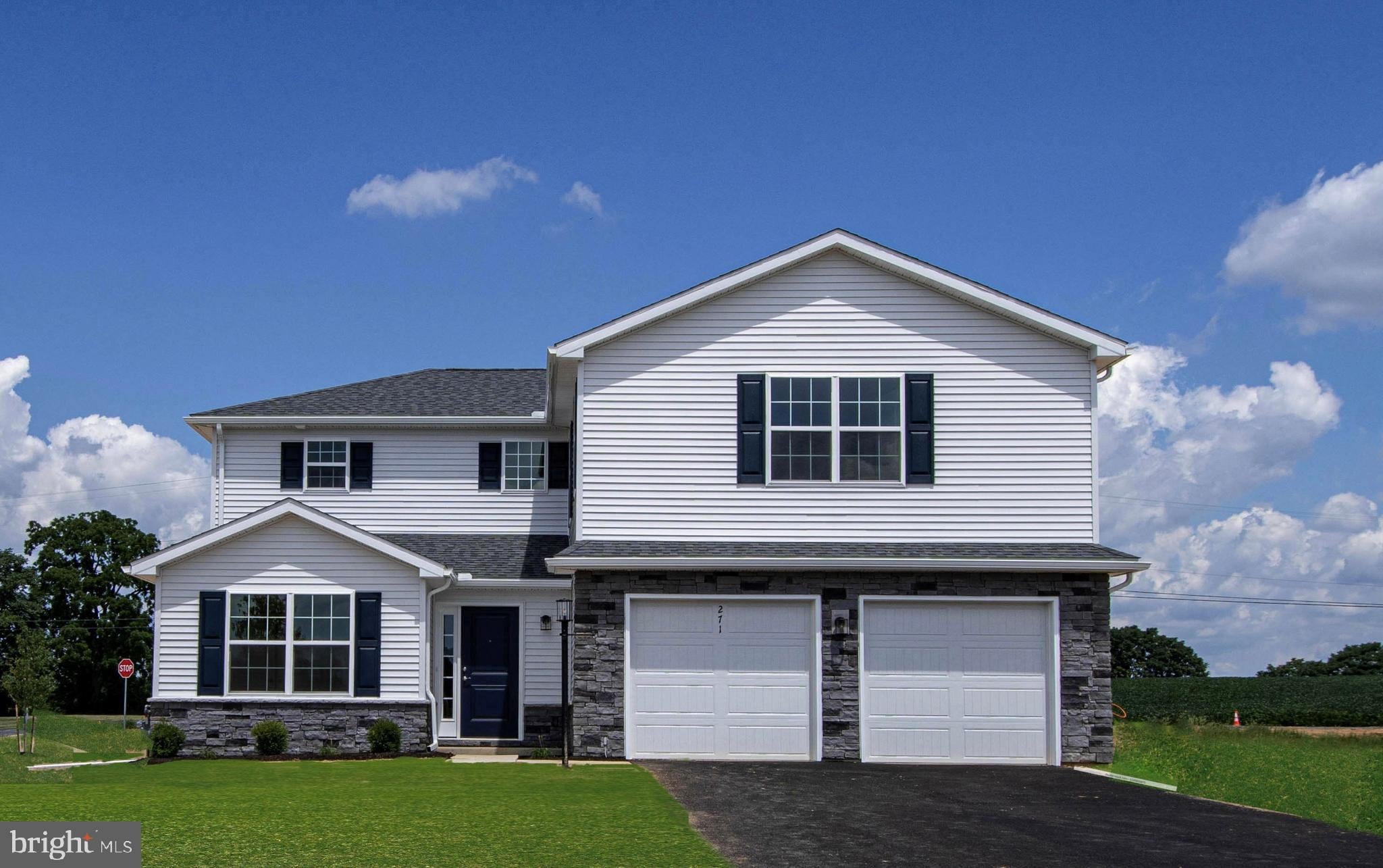 2 Gardenia Ln, Lebanon, PA 17042
