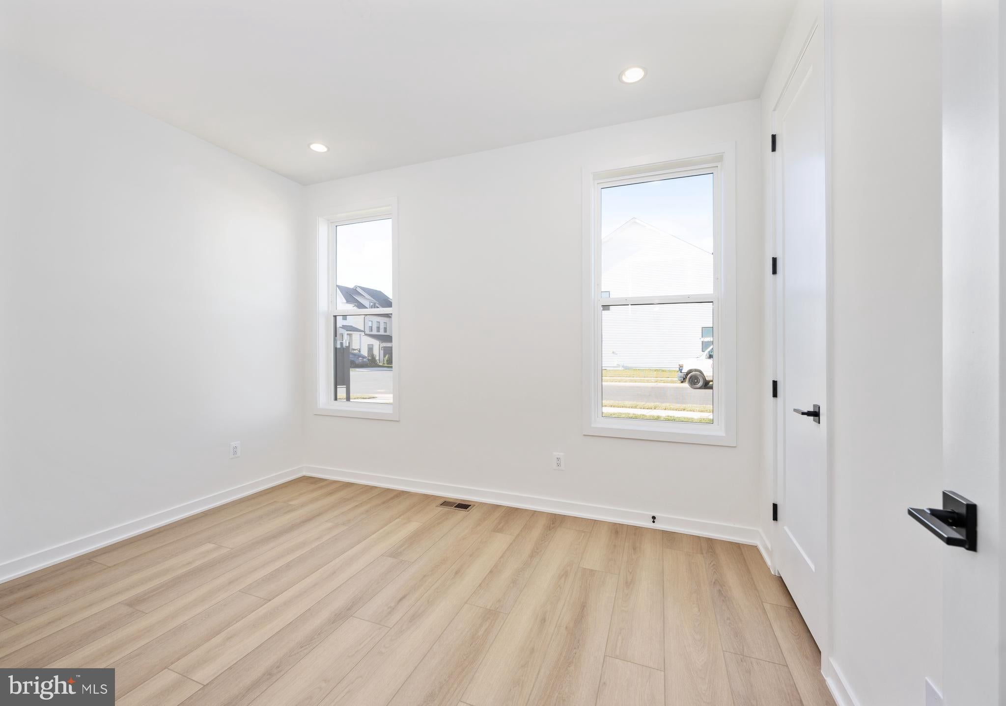 23131 Parkside Village Cir, Aldie, VA 20105 photo