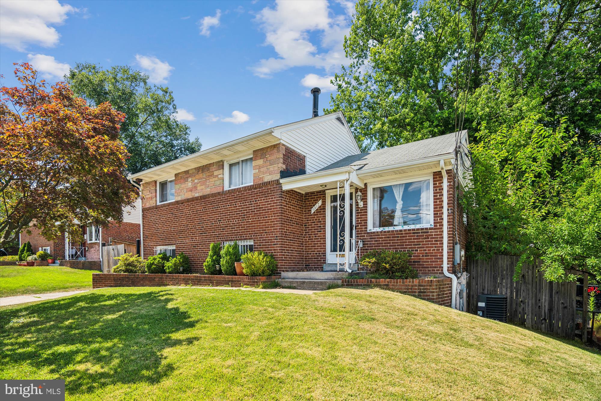 6412 Rolling Ridge Dr, Capitol Heights, MD 20743