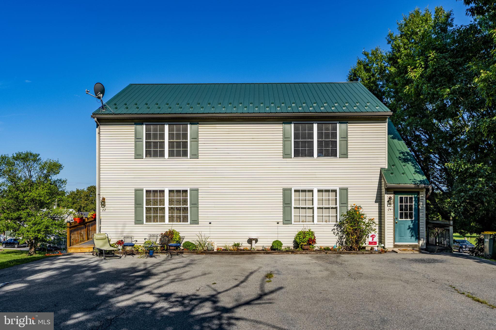 22 Park St, Stevens, PA 17578