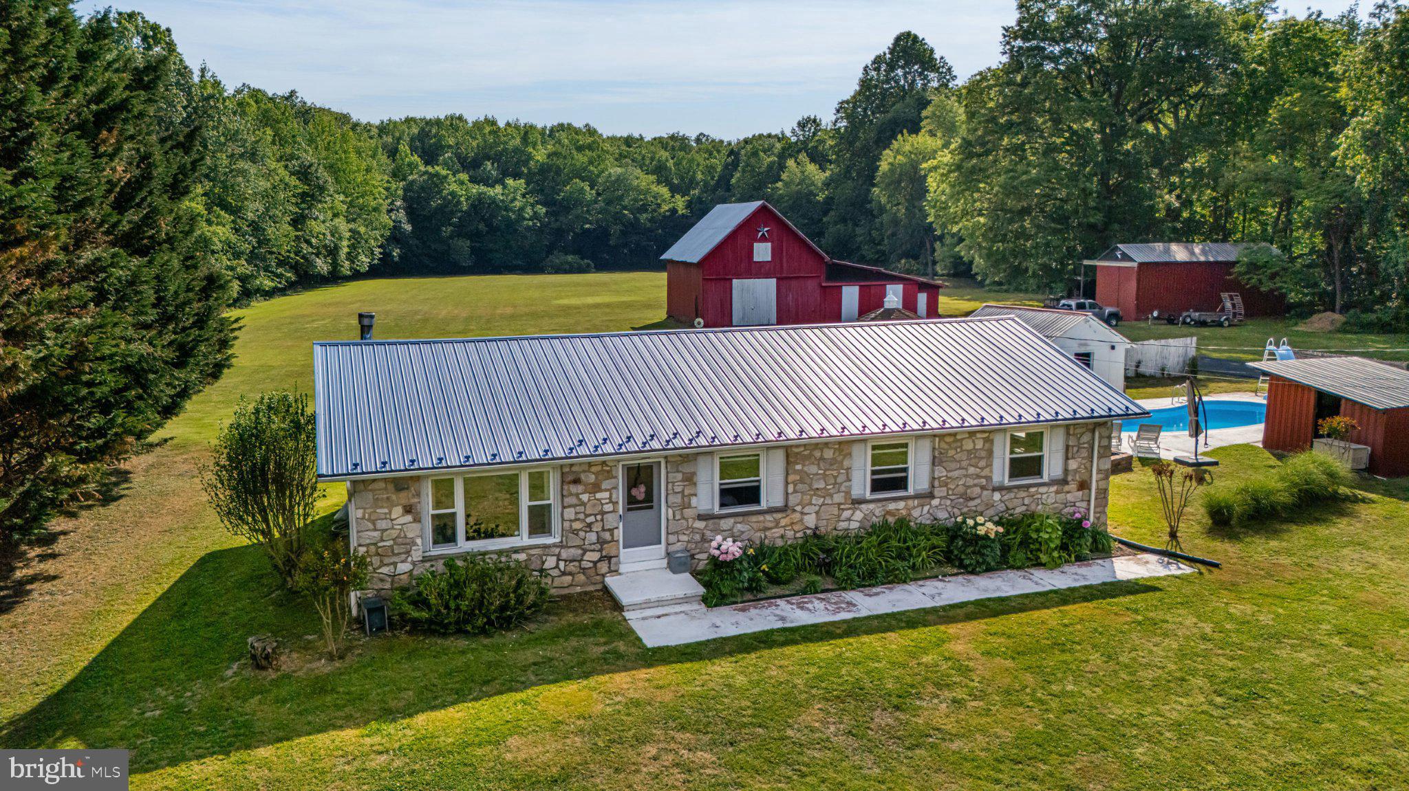310 Dogtown Rd, Townsend, DE 19734 photo