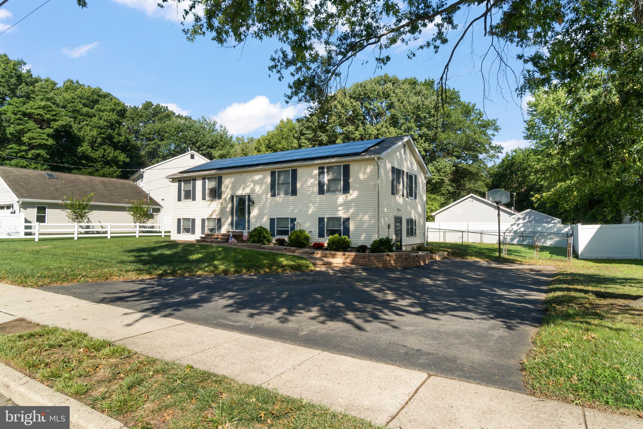 721 Hamilton Ave, Roebling, NJ 08554 photo