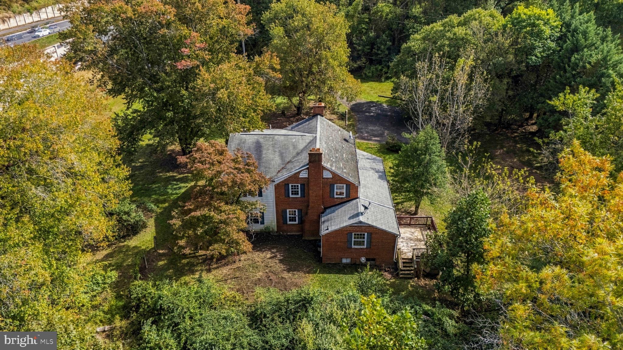 1295 Colvin Forest Dr, Vienna, VA 22182 photo