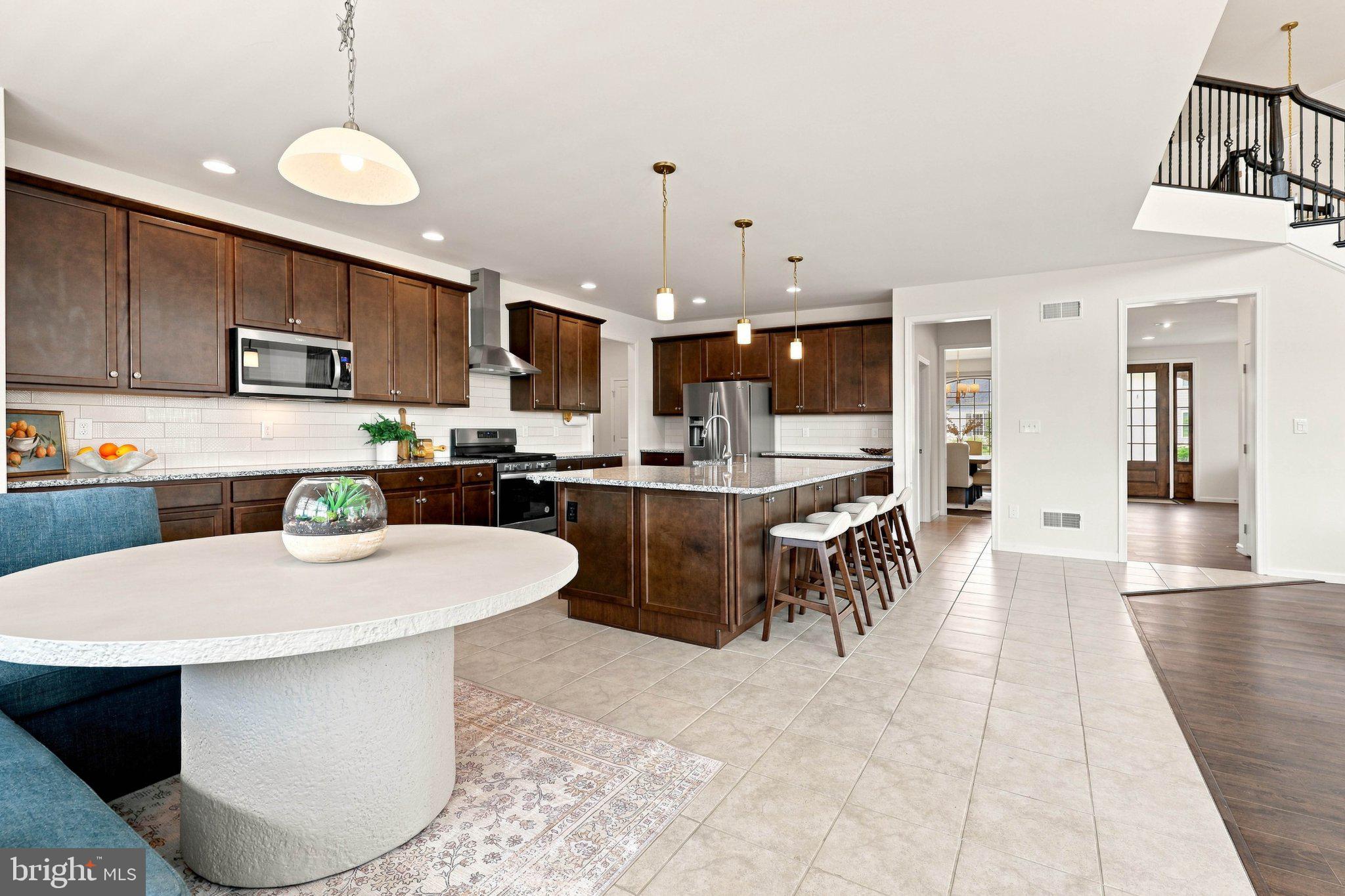 454 E Delp Rd, Lancaster, PA 17601 photo