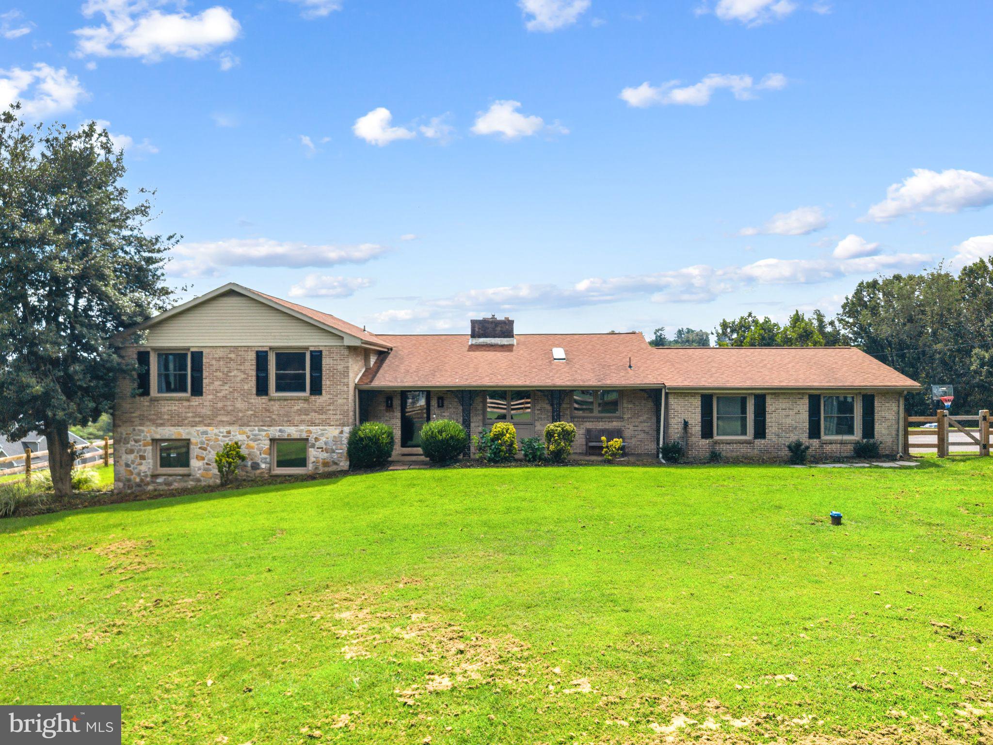 140 Governor Markham Dr, Glen Mills, PA 19342 photo