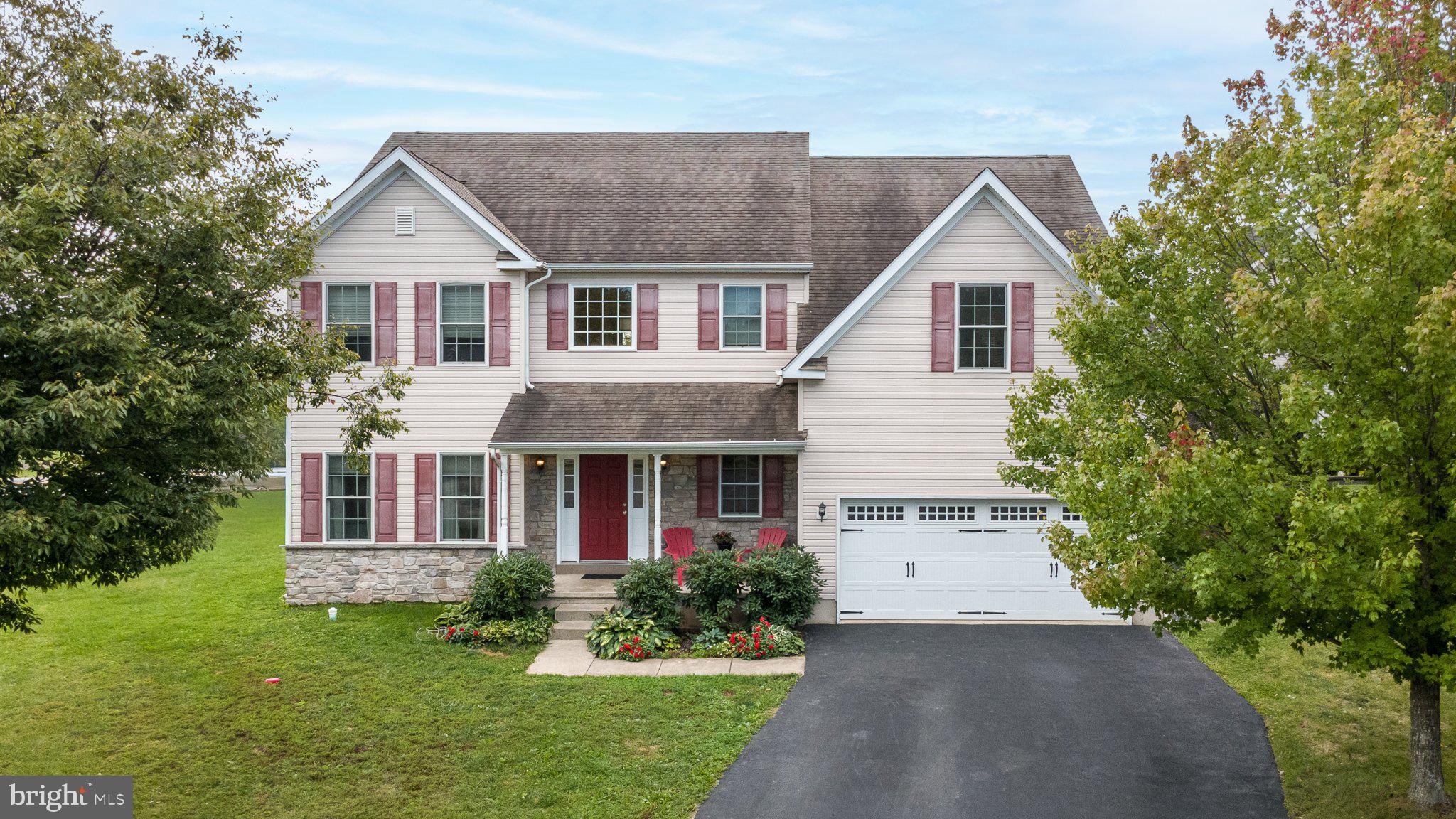 110 Harvest Glen Dr, Harleysville, PA 19438