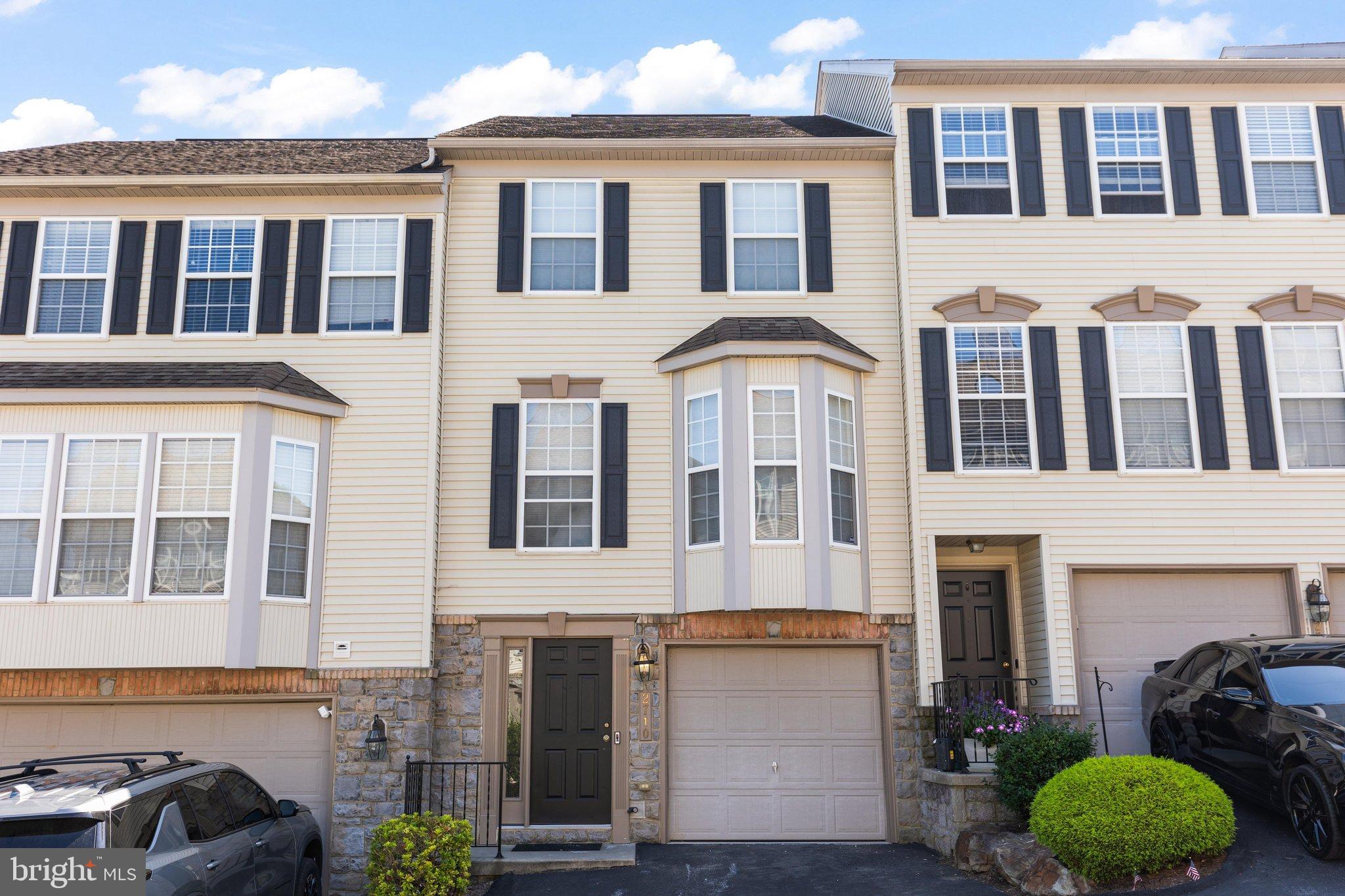 2710 Equestrian Dr, York, PA 17402