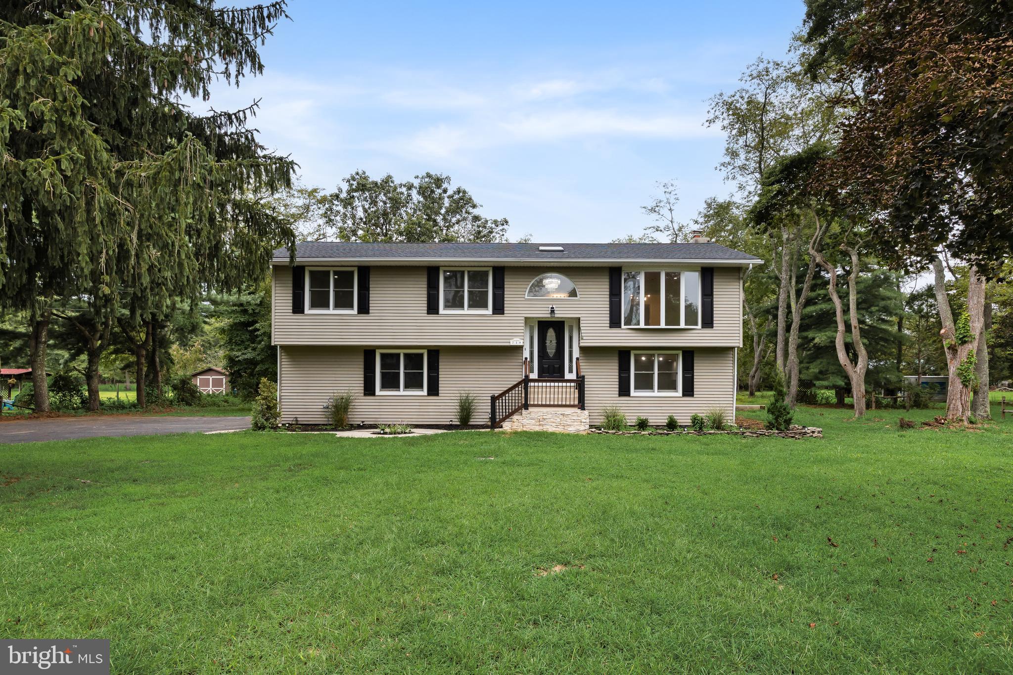719 Kettle Run Rd, Marlton, NJ 08053