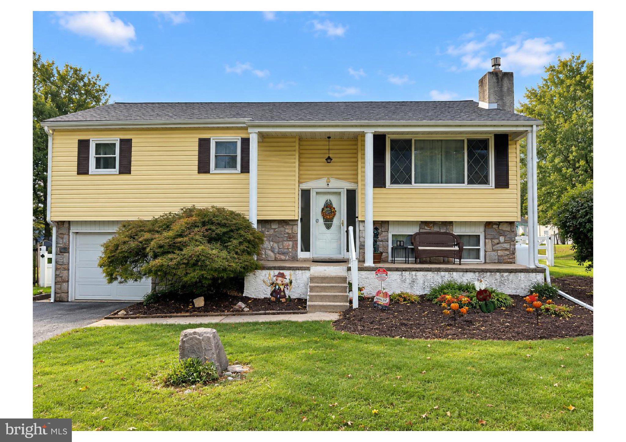 971 Oakdale Dr, Pottstown, PA 19464