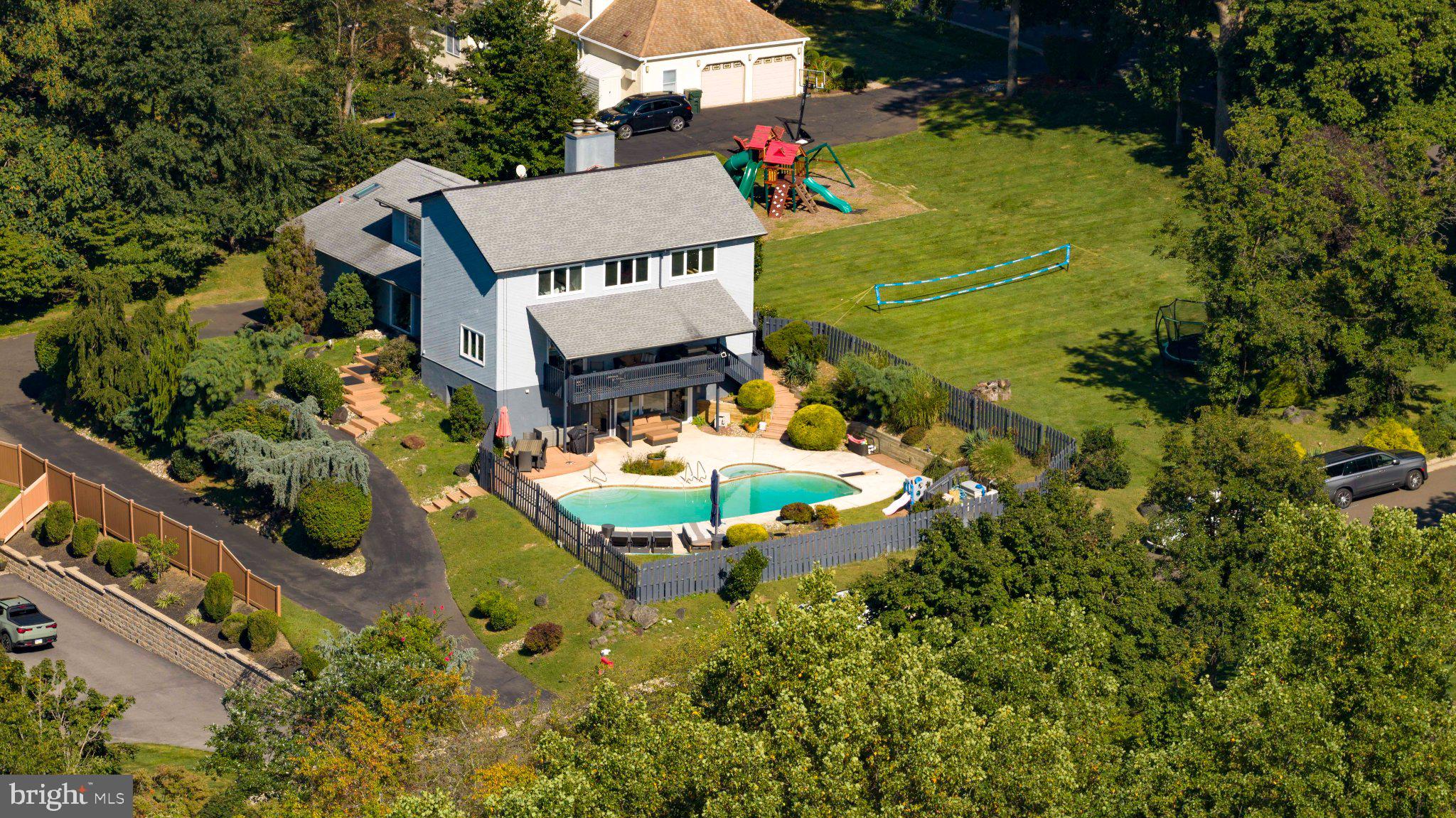 313 Wyndmoor Ln, Huntingdon Valley, PA 19006 photo