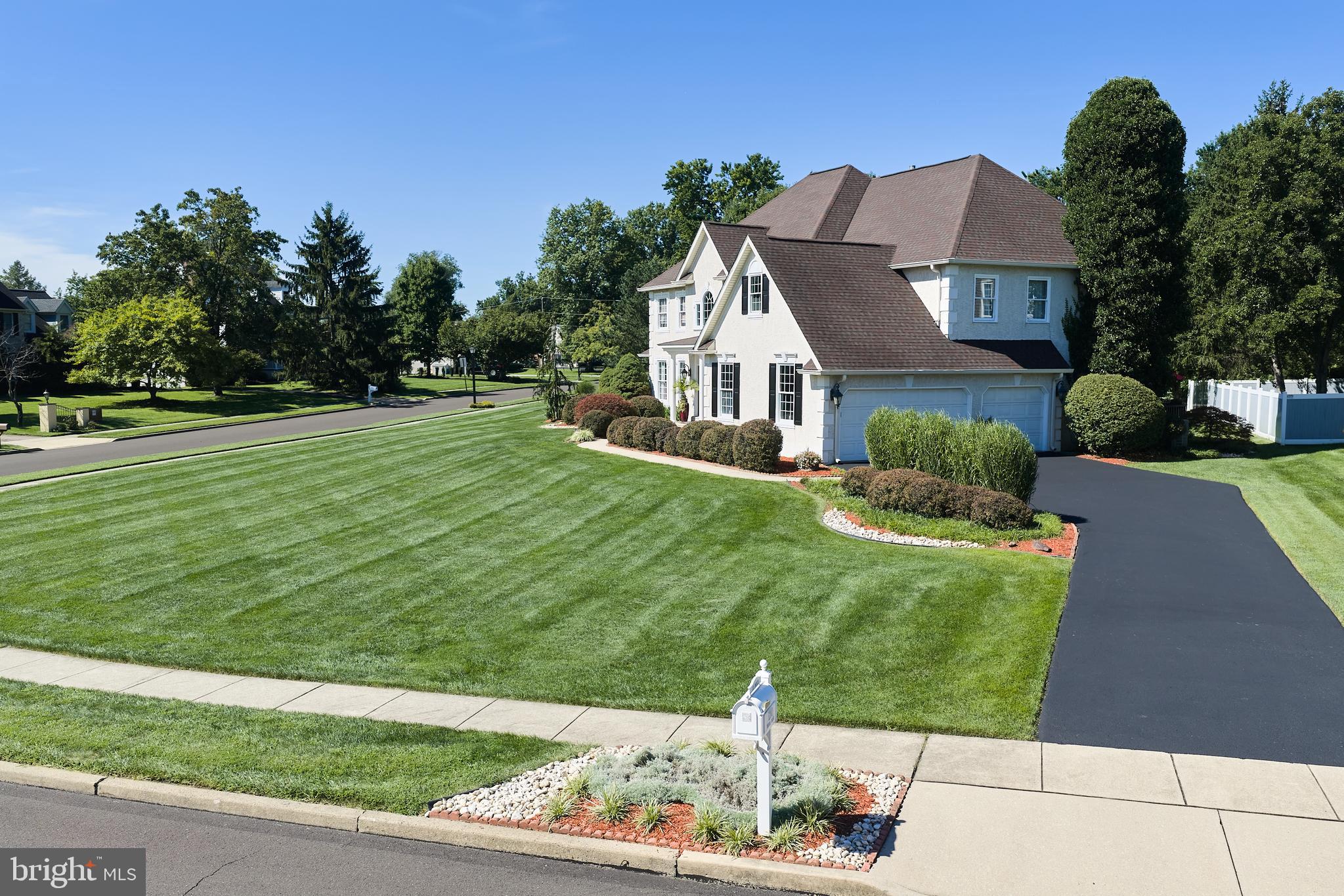 1280 Taylor Dr, Langhorne, PA 19047 photo