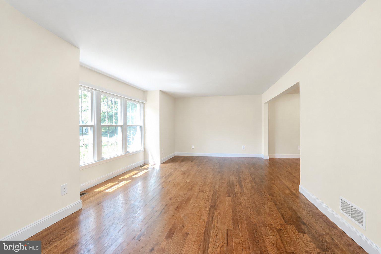 18 Parker Rd, Plainsboro, NJ 08536 photo