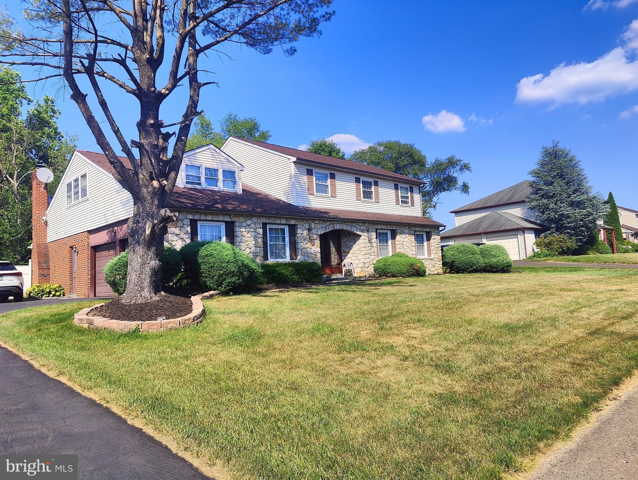 1881 August Dr, Huntingdon Valley, PA 19006