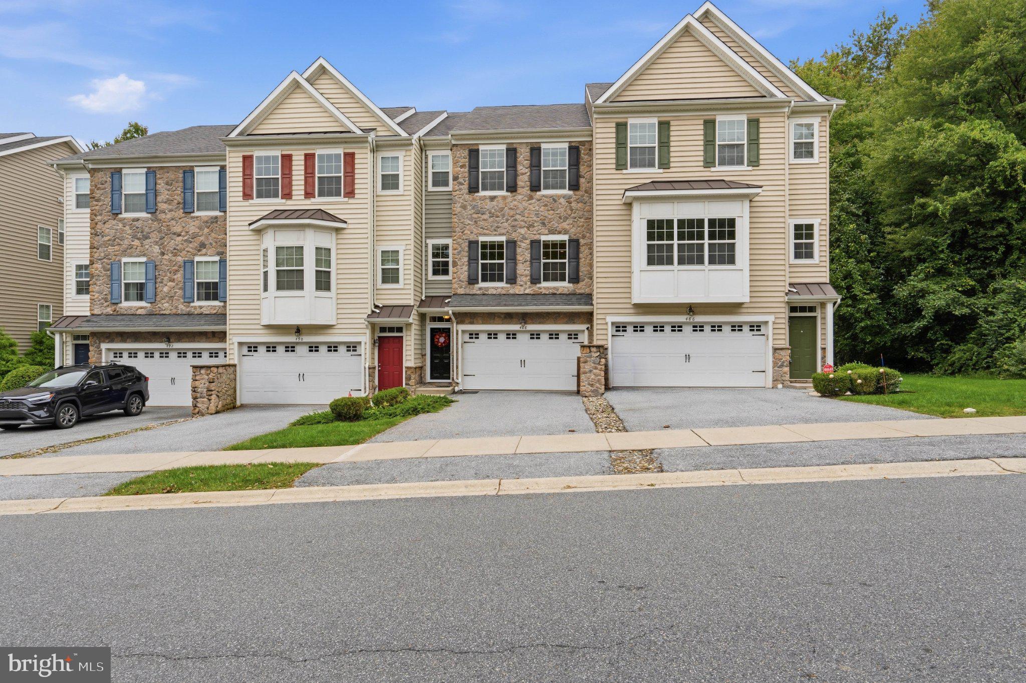 488 Jacobsen Dr, Newark, DE 19702