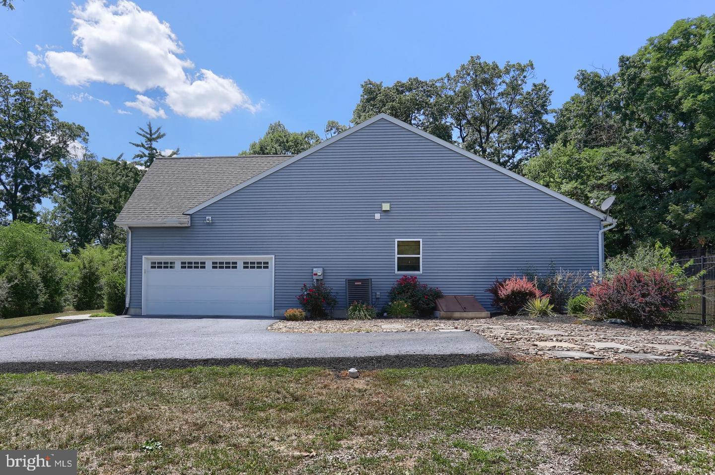 2805 Ionoff Rd, Harrisburg, PA 17110 photo