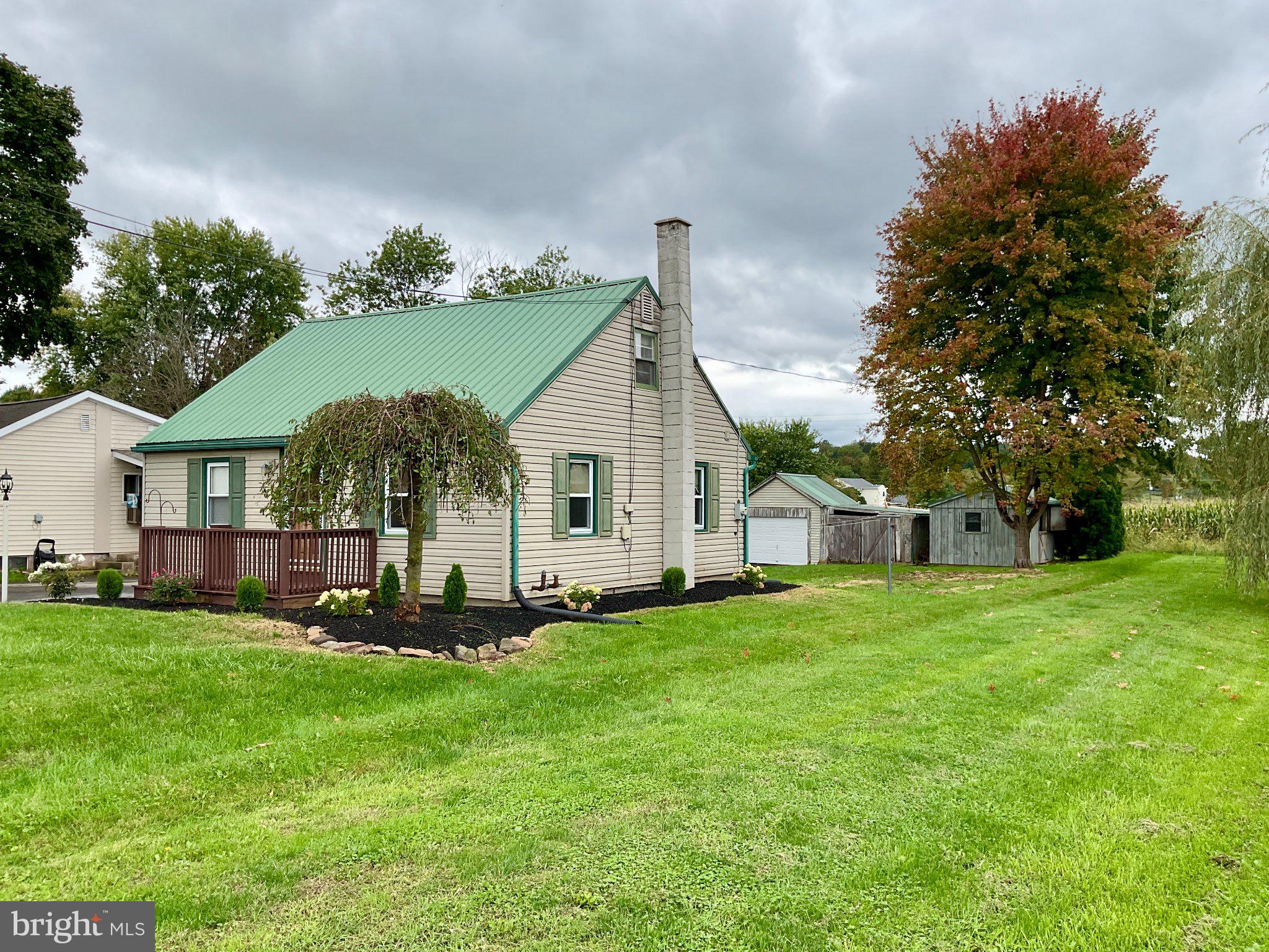 641 Farmersville Rd, Ephrata, PA 17522