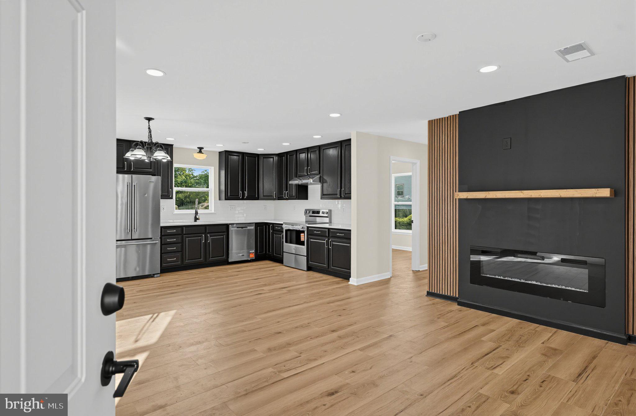 207 Elizabeth Ave, Baltimore, MD 21225