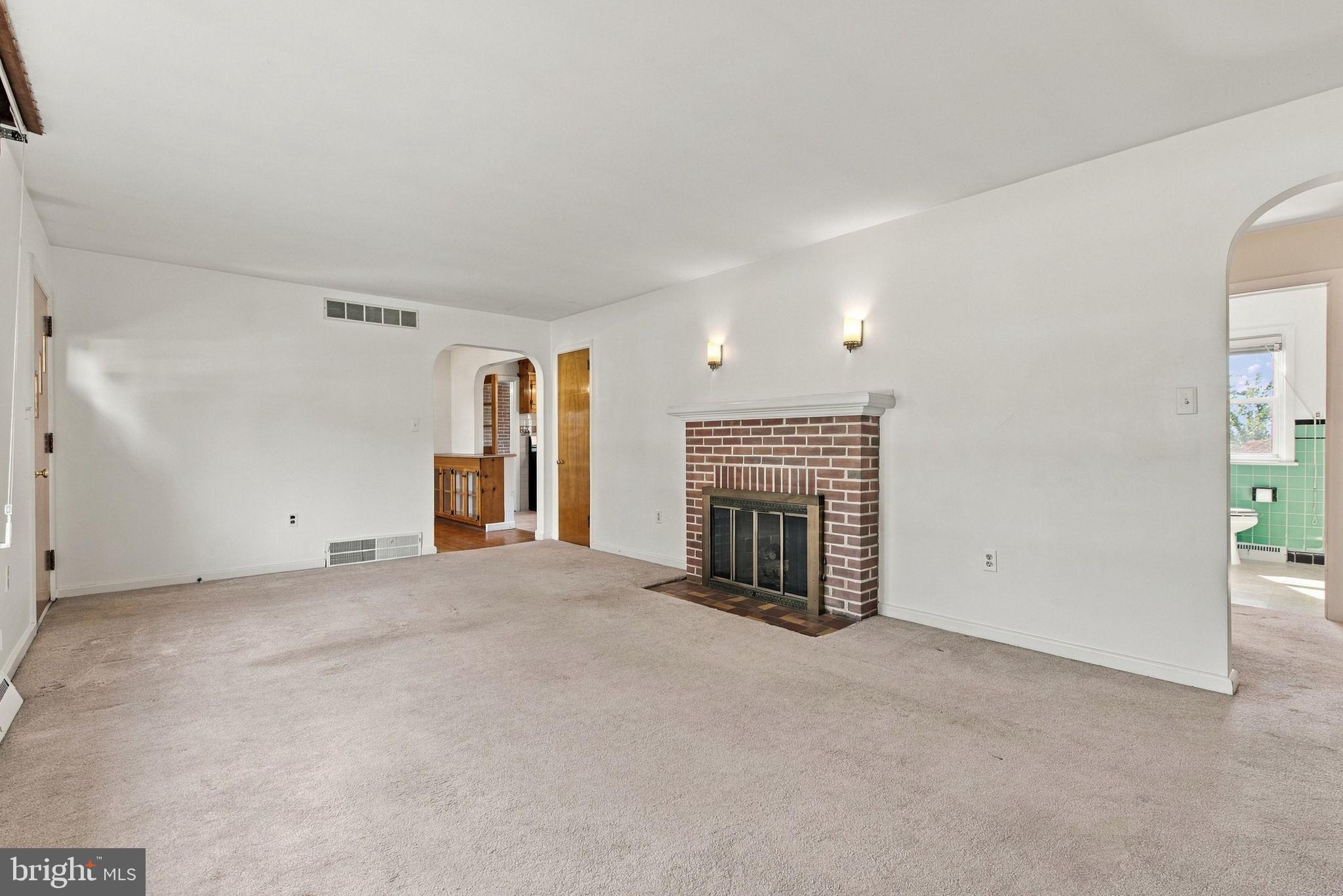 1664 Altland Ave, York, PA 17404 photo