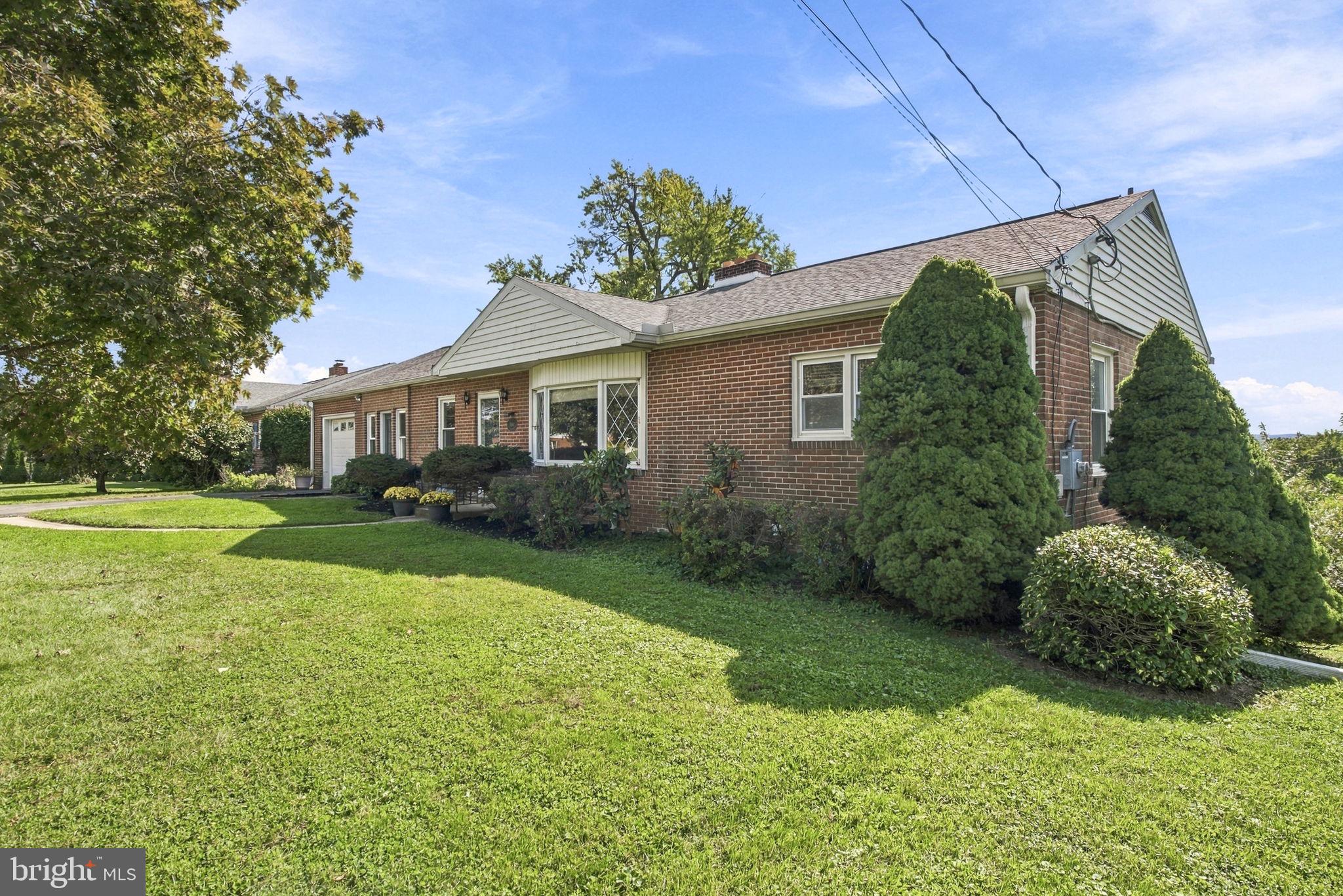 1664 Altland Ave, York, PA 17404 photo