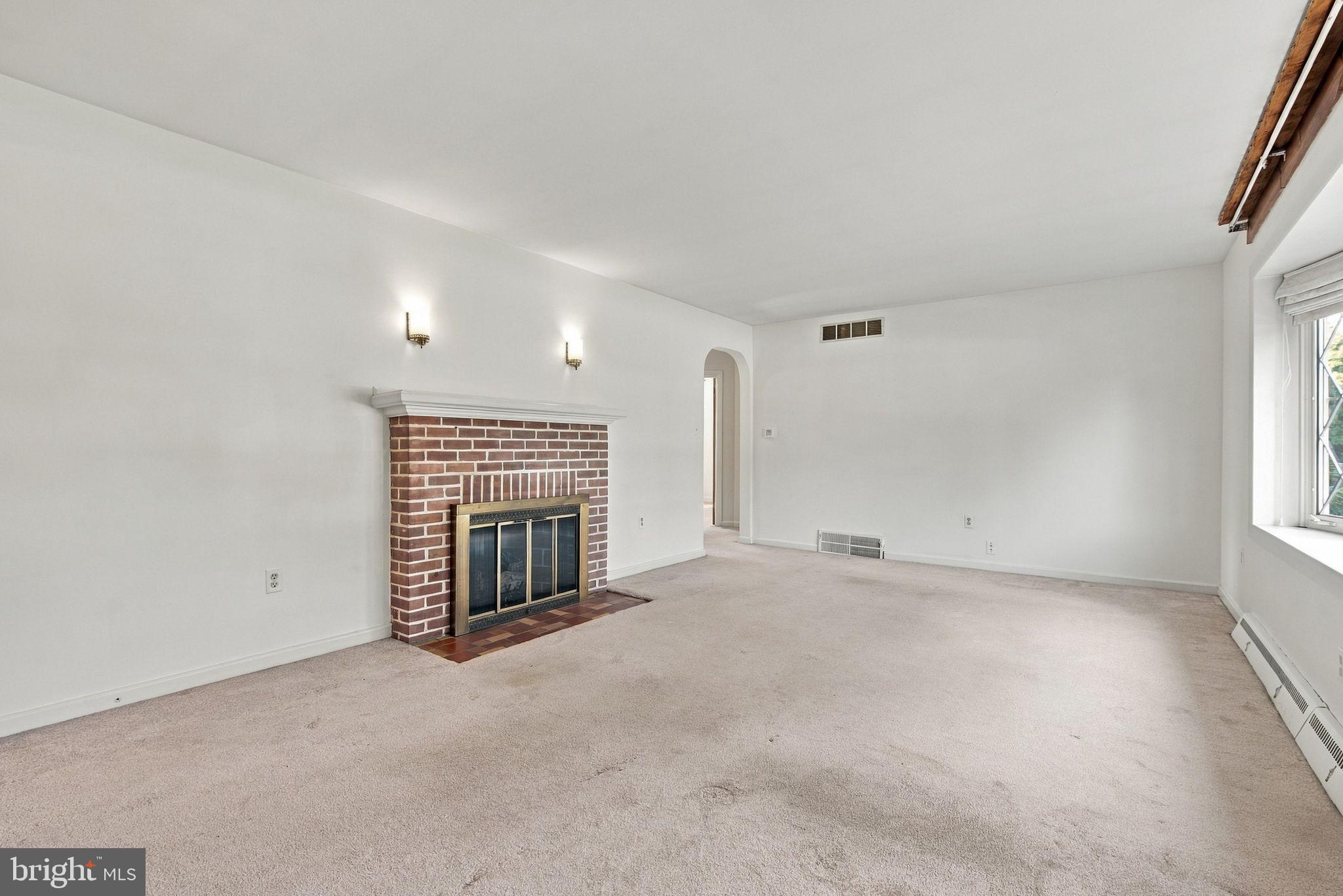 1664 Altland Ave, York, PA 17404 photo