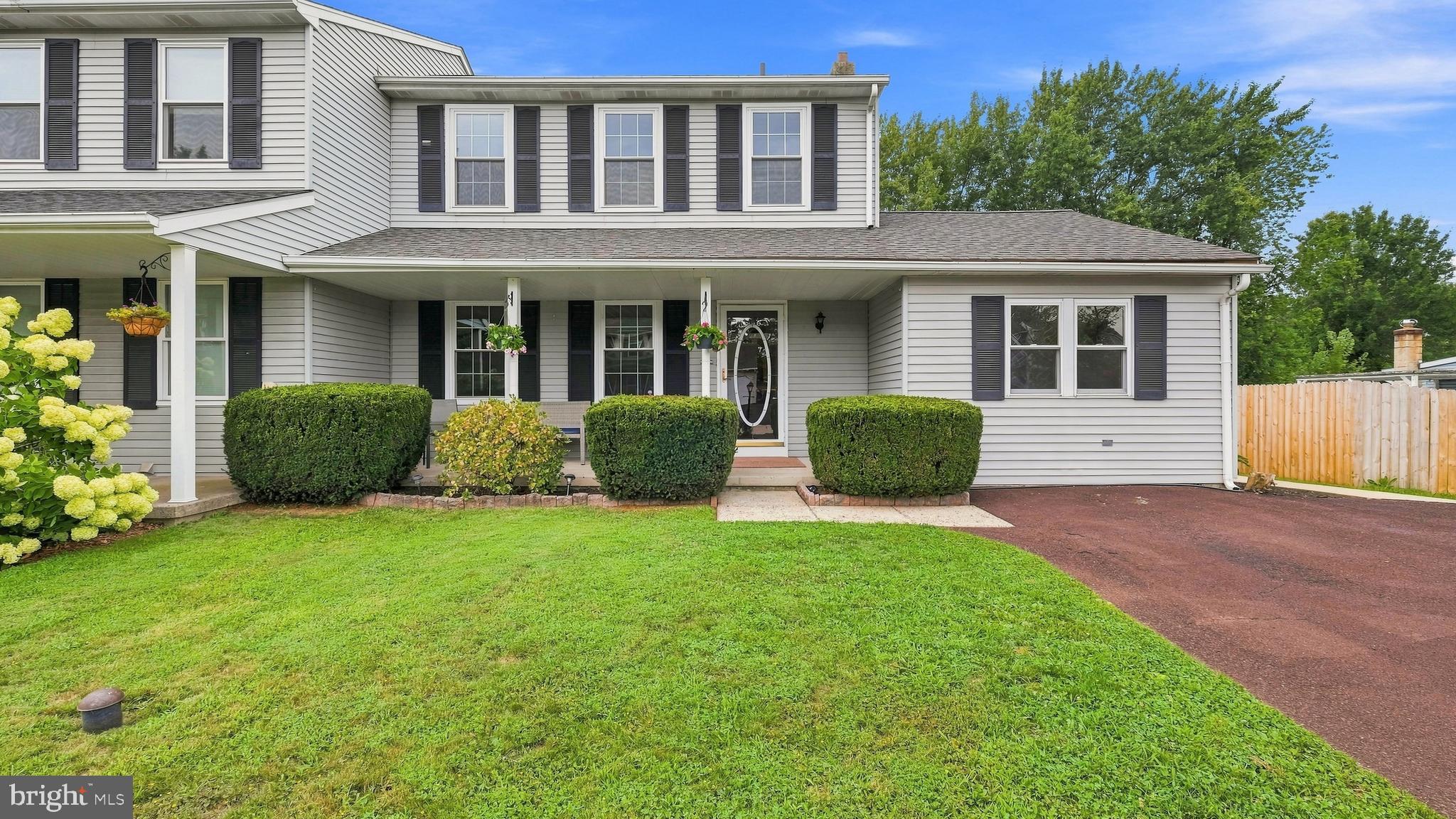 431 Windsor Dr, Harleysville, PA 19438 photo